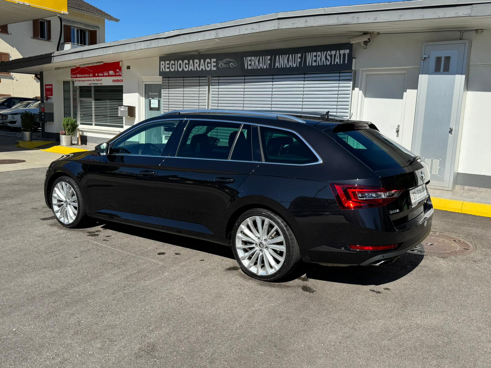 SKODA Superb Combi 2.0 TSI Ambition DSG 4x4-image-3