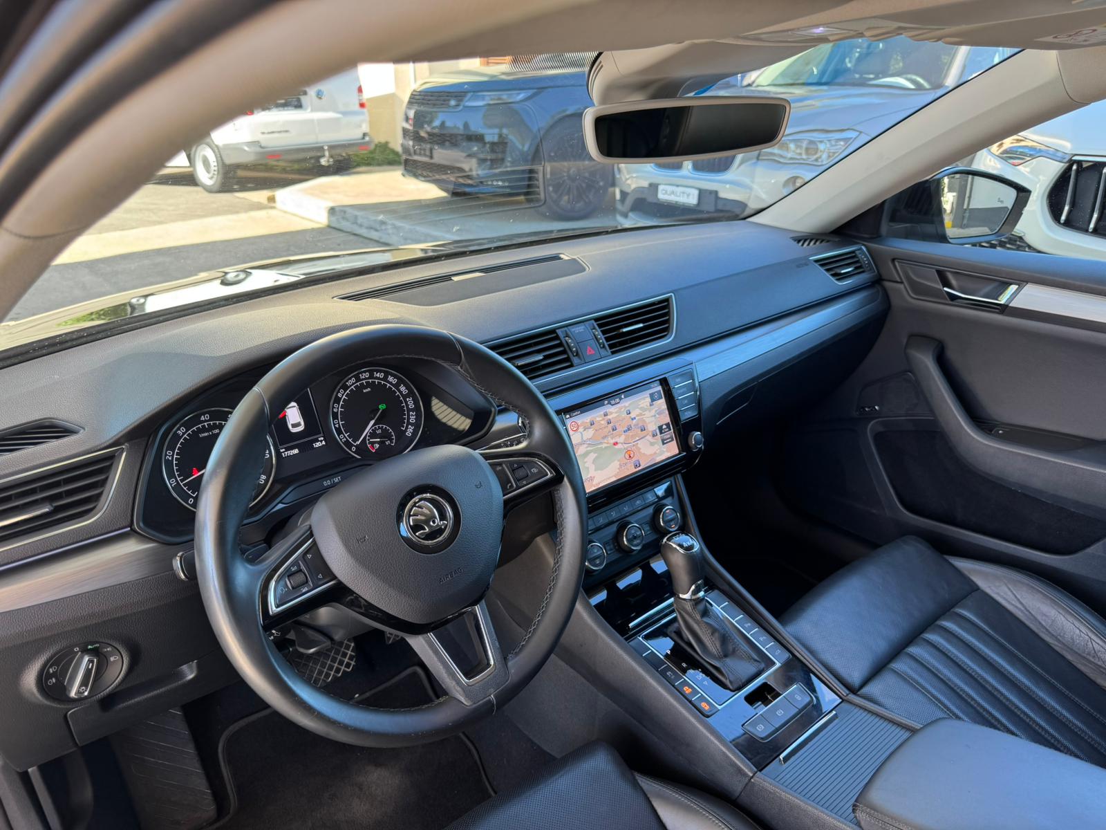 SKODA Superb Combi 2.0 TSI Ambition DSG 4x4-image-10