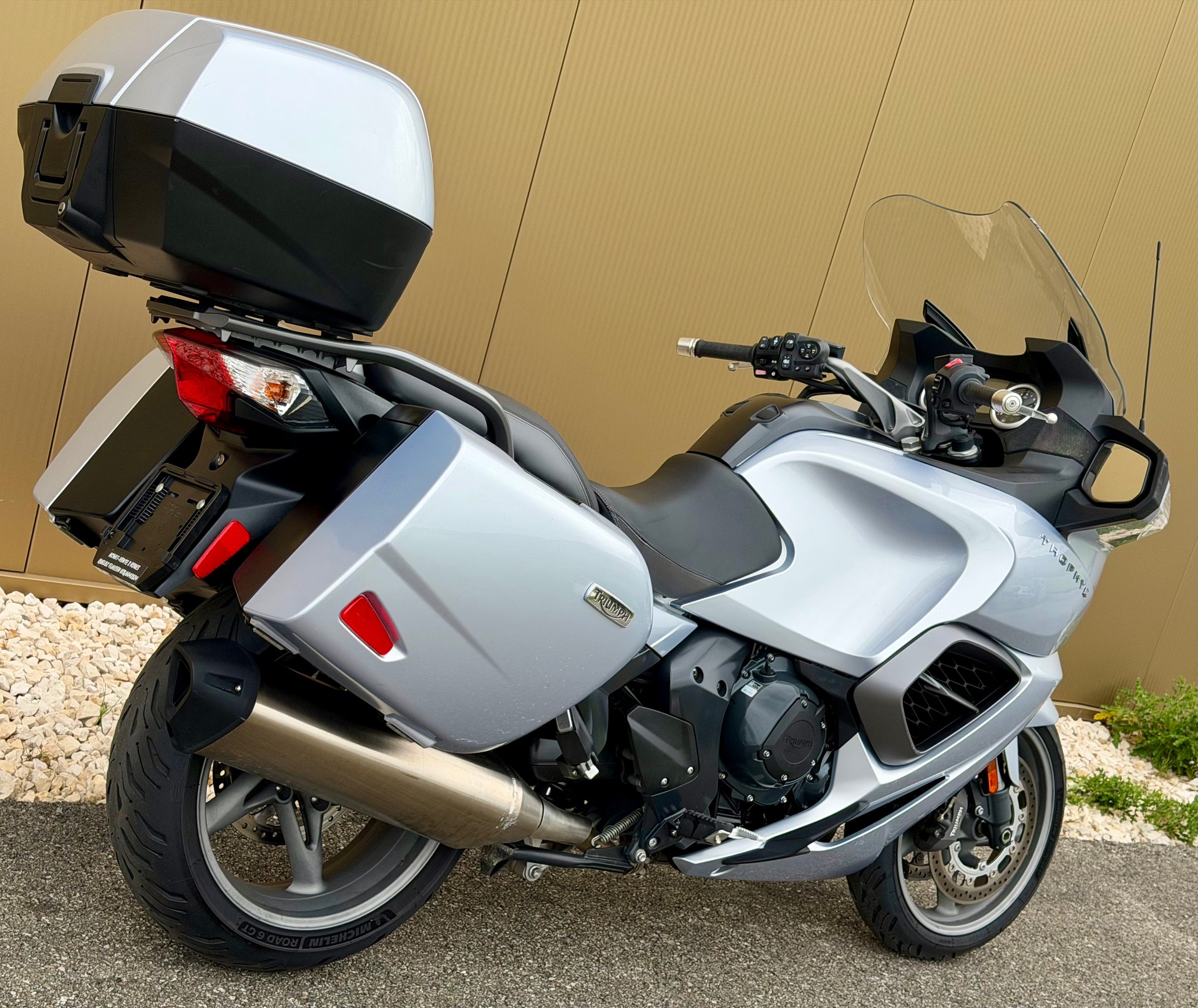 TRIUMPH Trophy 1200 SE ABS-image-4