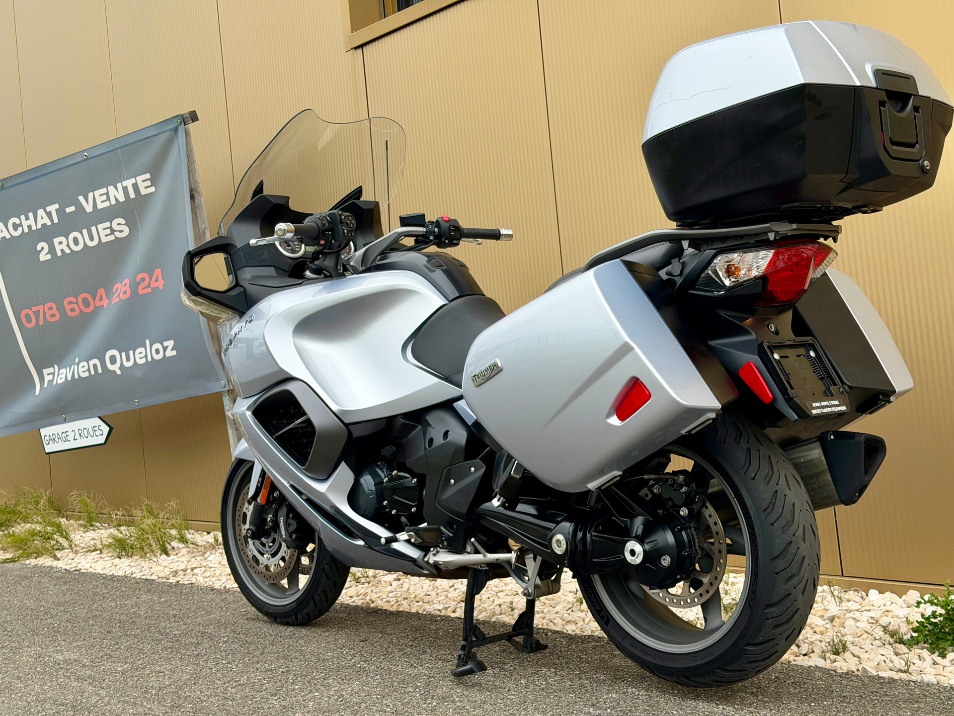 TRIUMPH Trophy 1200 SE ABS-image-11