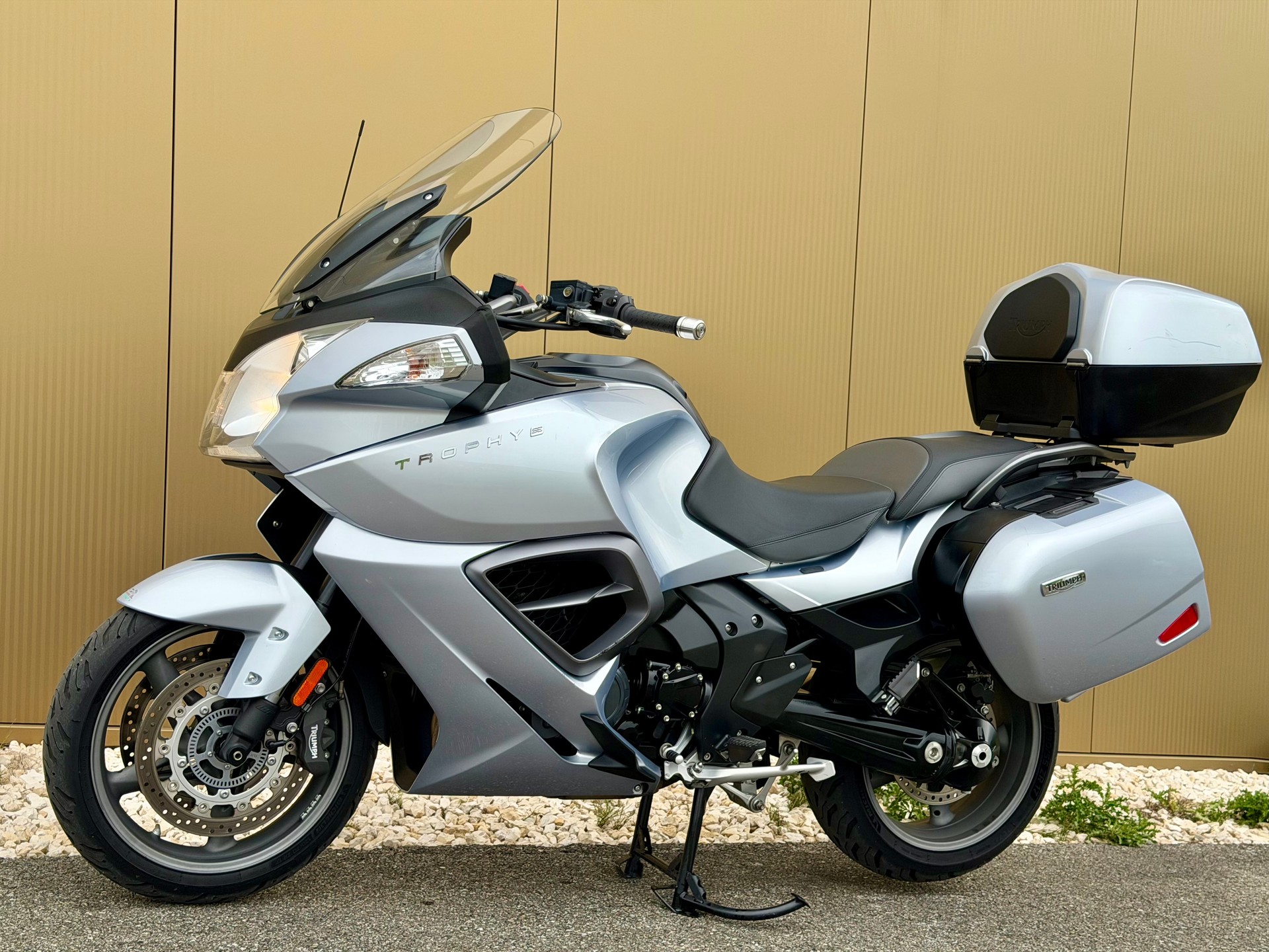 TRIUMPH Trophy 1200 SE ABS-image-9