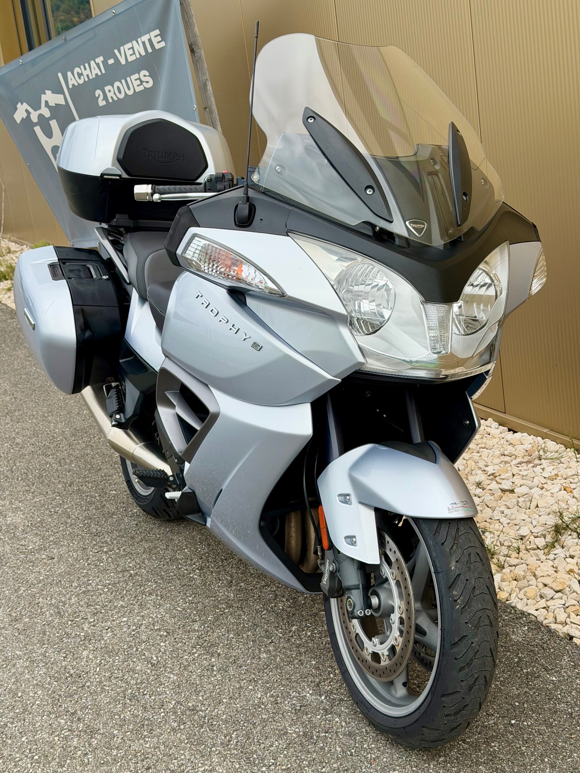 TRIUMPH Trophy 1200 SE ABS-showroom-element-2