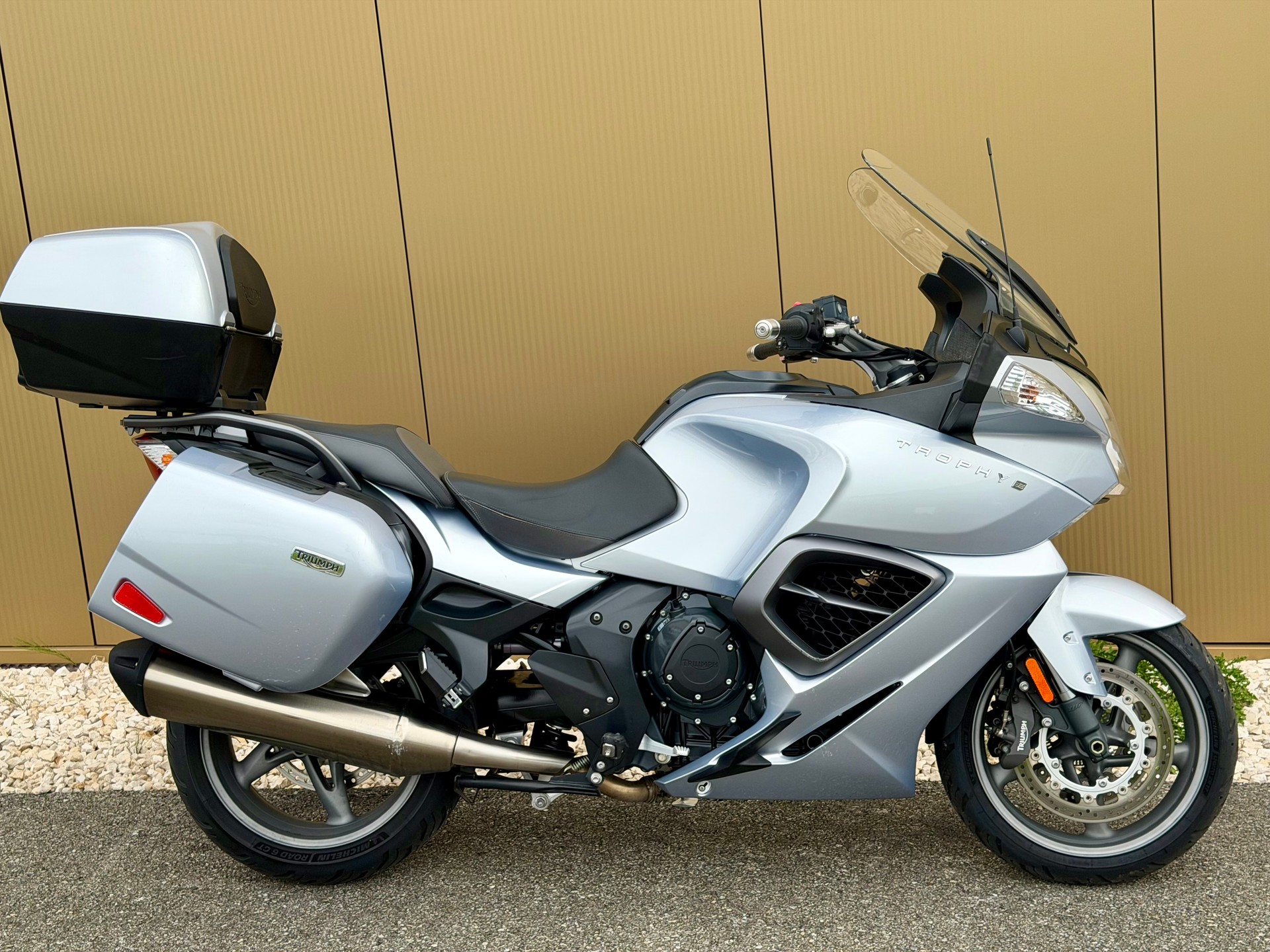 TRIUMPH Trophy 1200 SE ABS-showroom-element-3