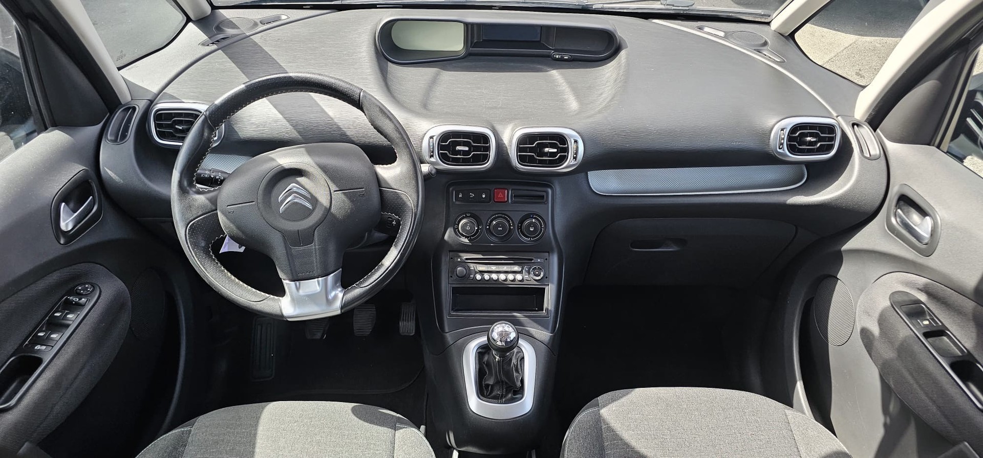 CITROEN C3 Picasso 1.2 Pure Tech Sélection-image-11
