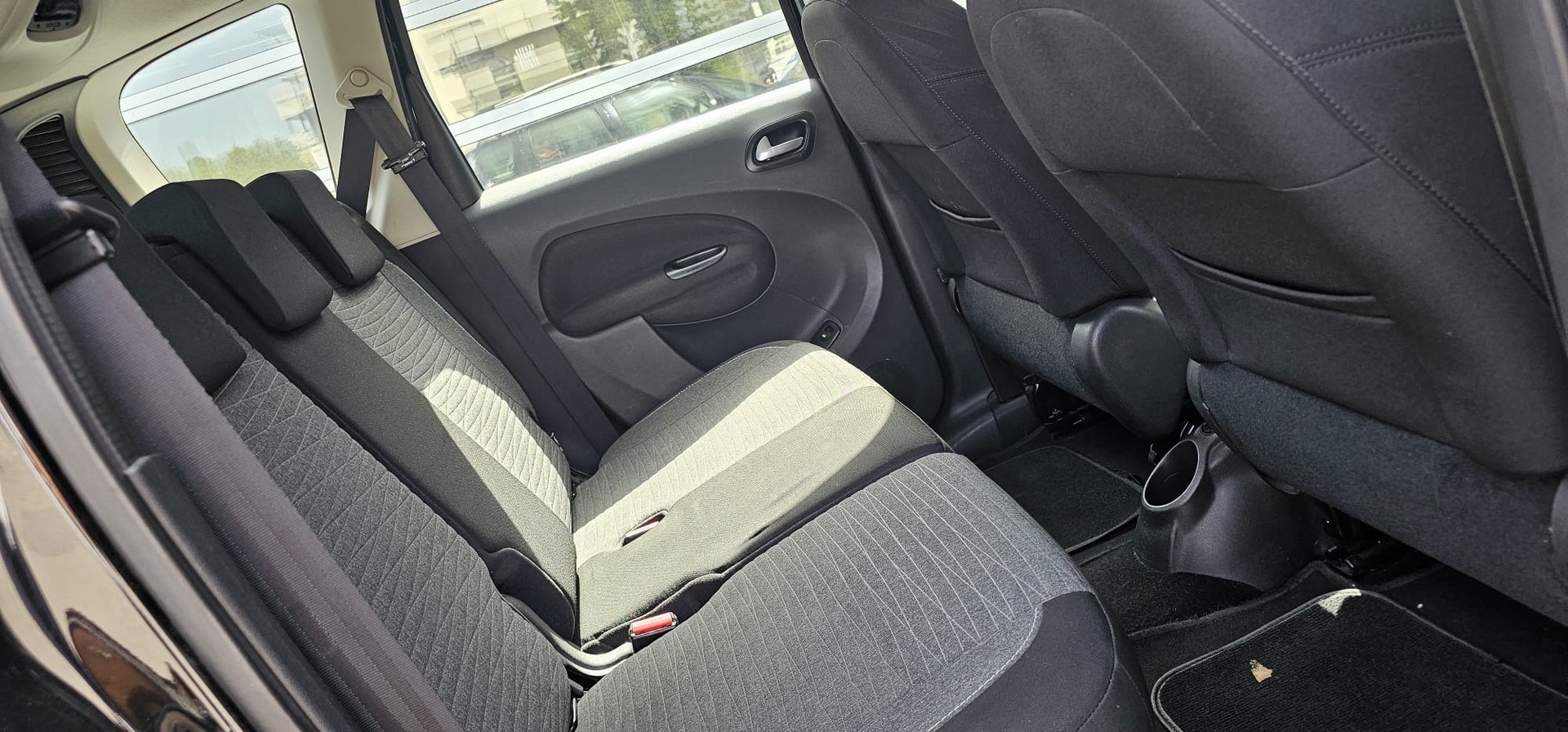 CITROEN C3 Picasso 1.2 Pure Tech Sélection-image-9