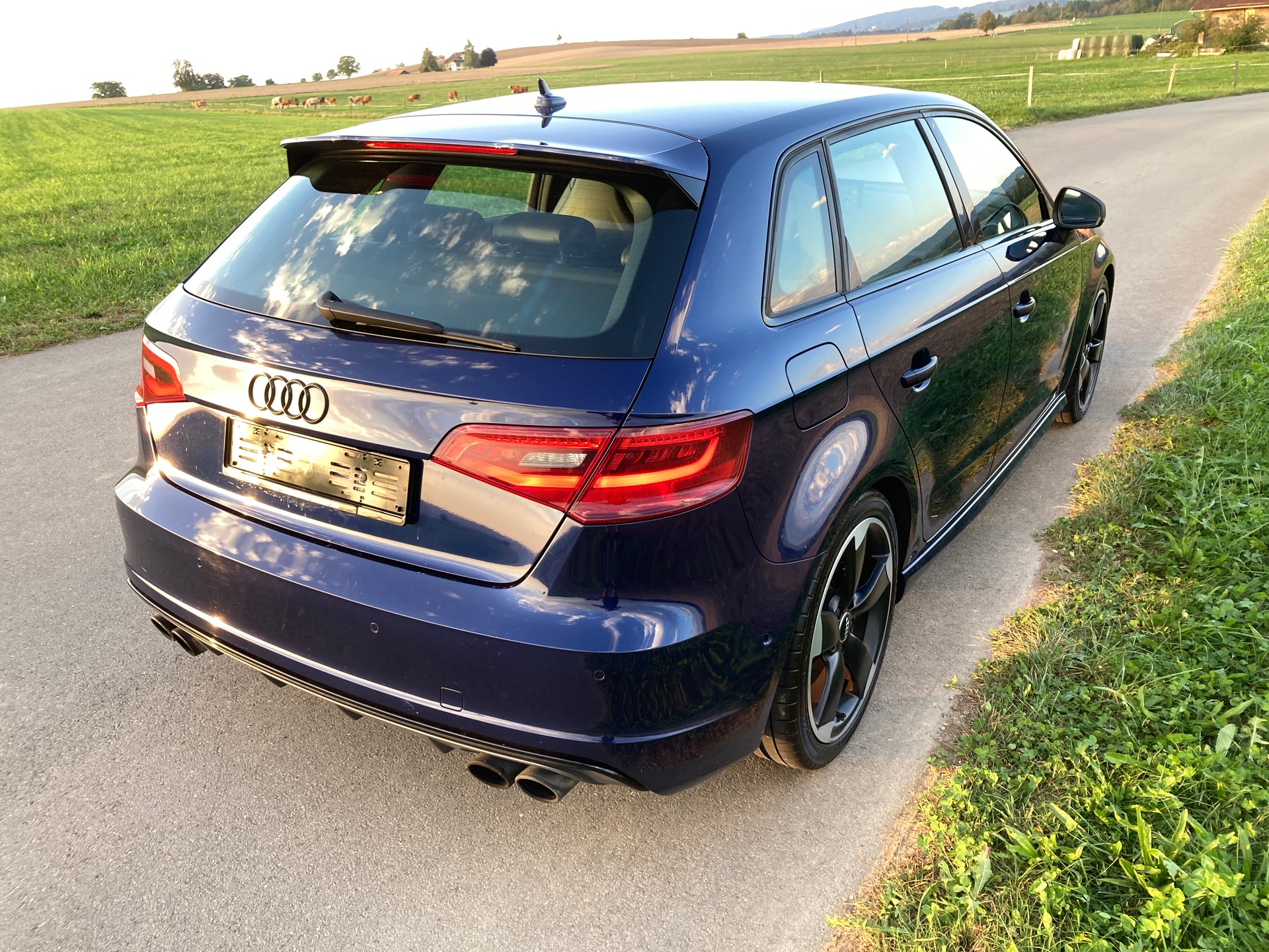 AUDI S3 Sportback 2.0 TFSI quattro S-tronic-image-2