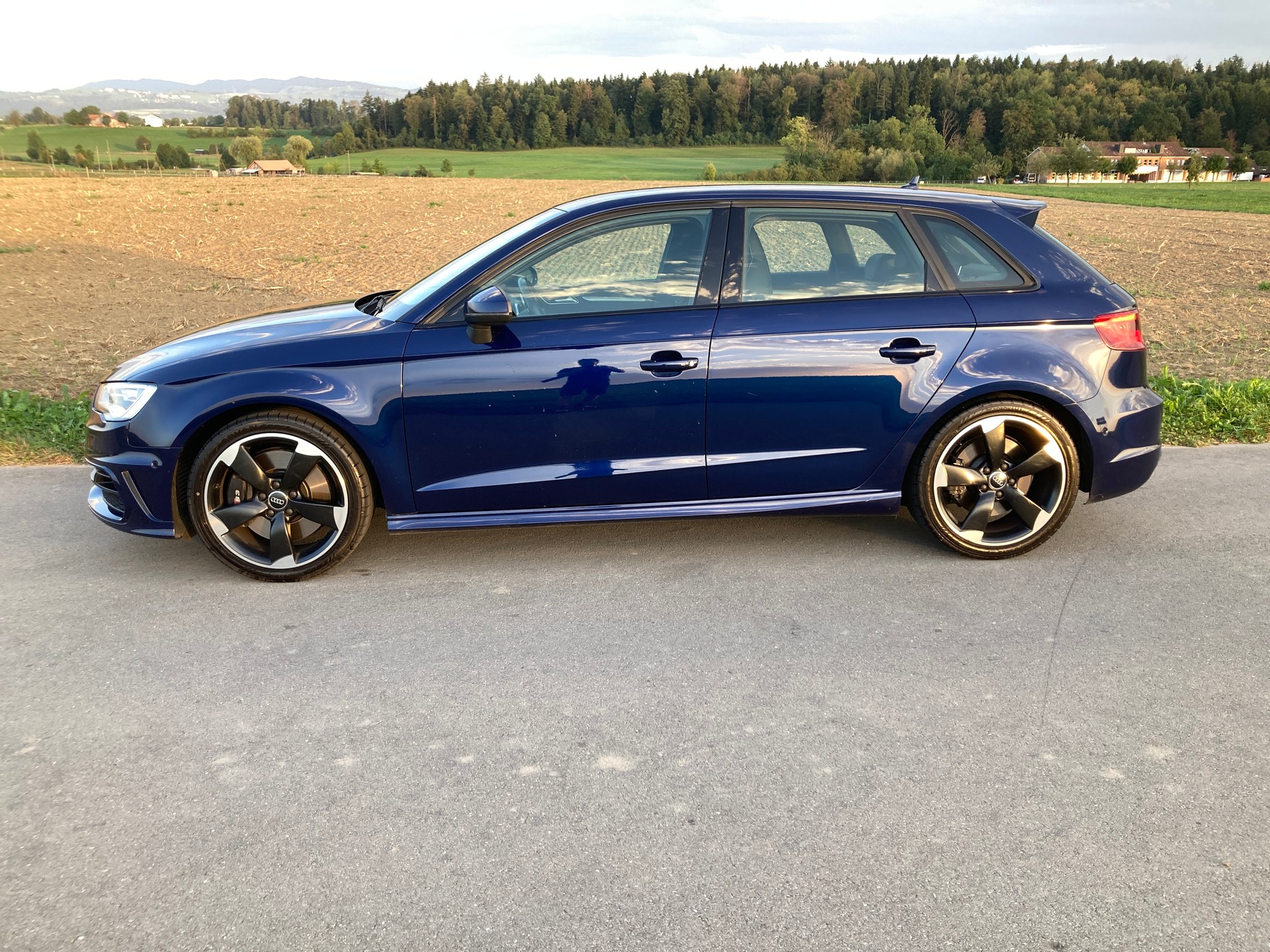 AUDI S3 Sportback 2.0 TFSI quattro S-tronic-image-4