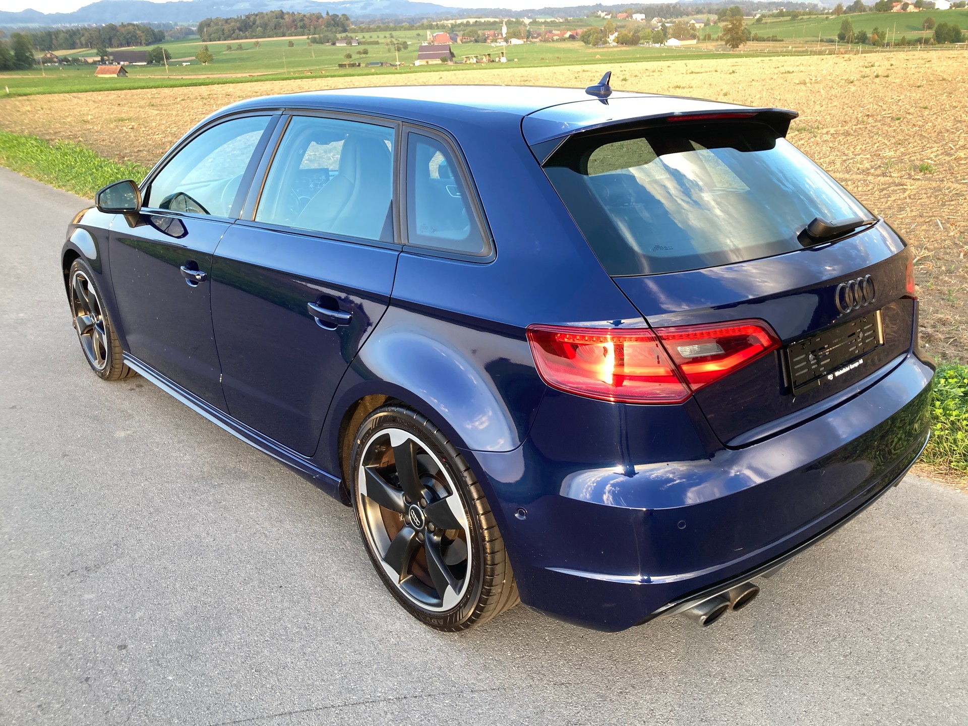 AUDI S3 Sportback 2.0 TFSI quattro S-tronic-image-3