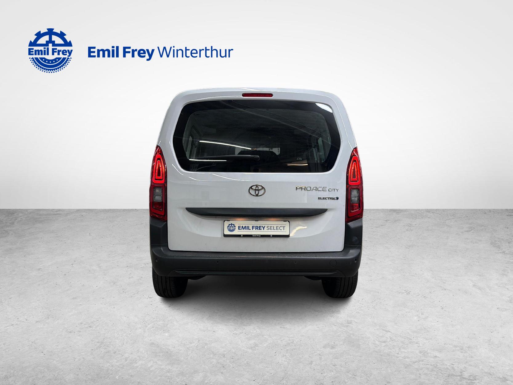 TOYOTA PROACE CITY Van L1 52KWh Active-image-3