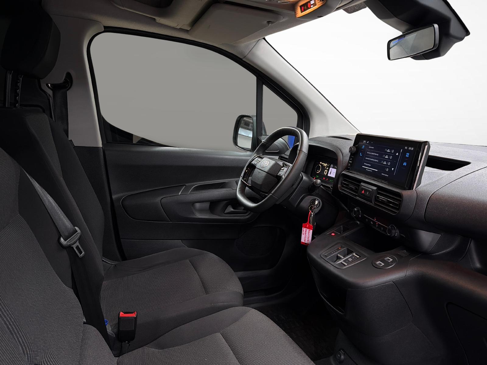 TOYOTA PROACE CITY Van L1 52KWh Active-image-9