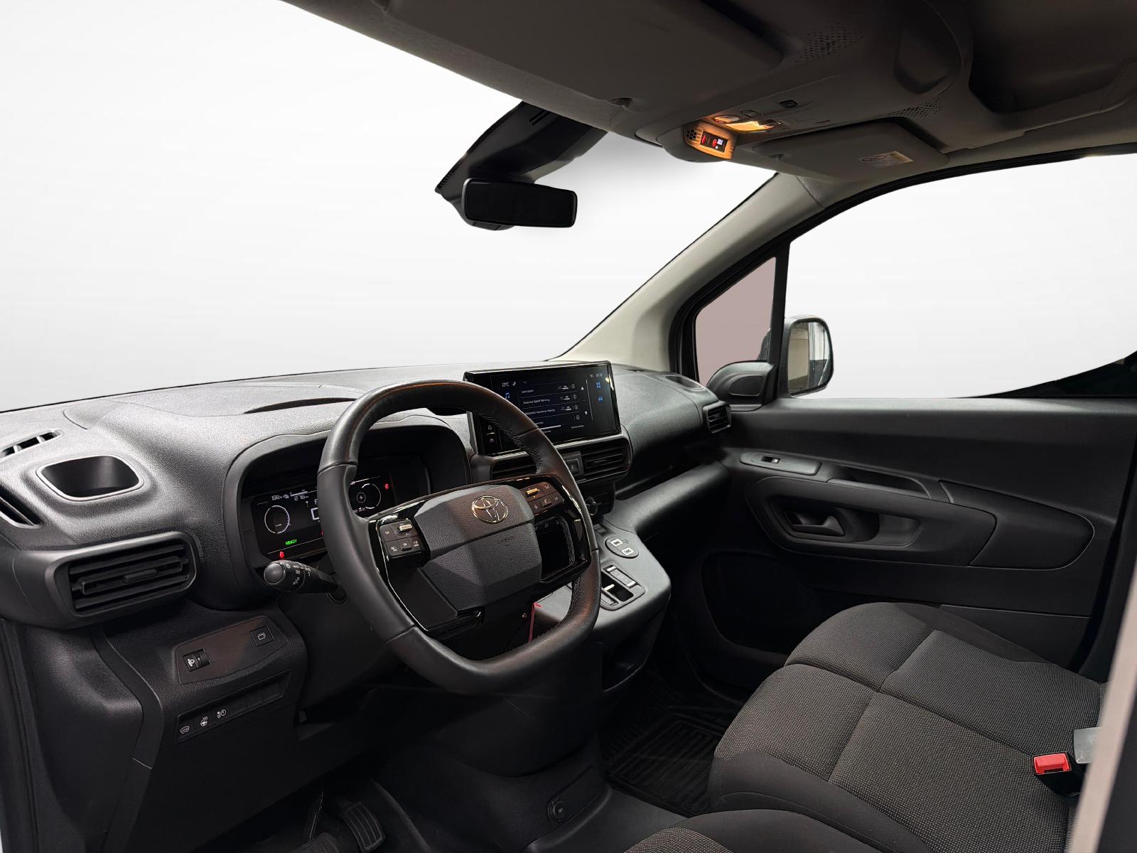 TOYOTA PROACE CITY Van L1 52KWh Active-image-8
