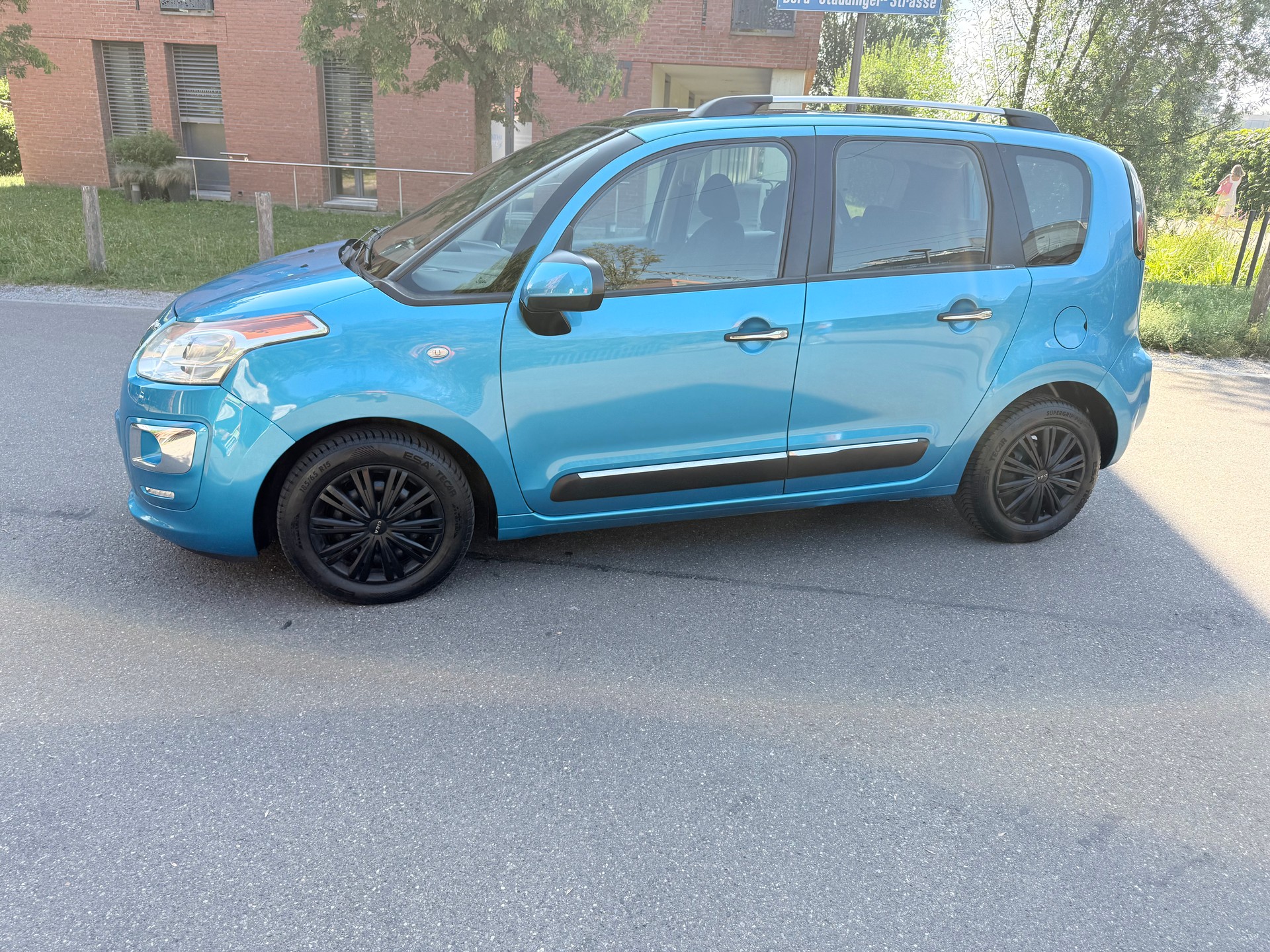 CITROEN C3 Picasso 1.4i 16V Exclusive-image-12