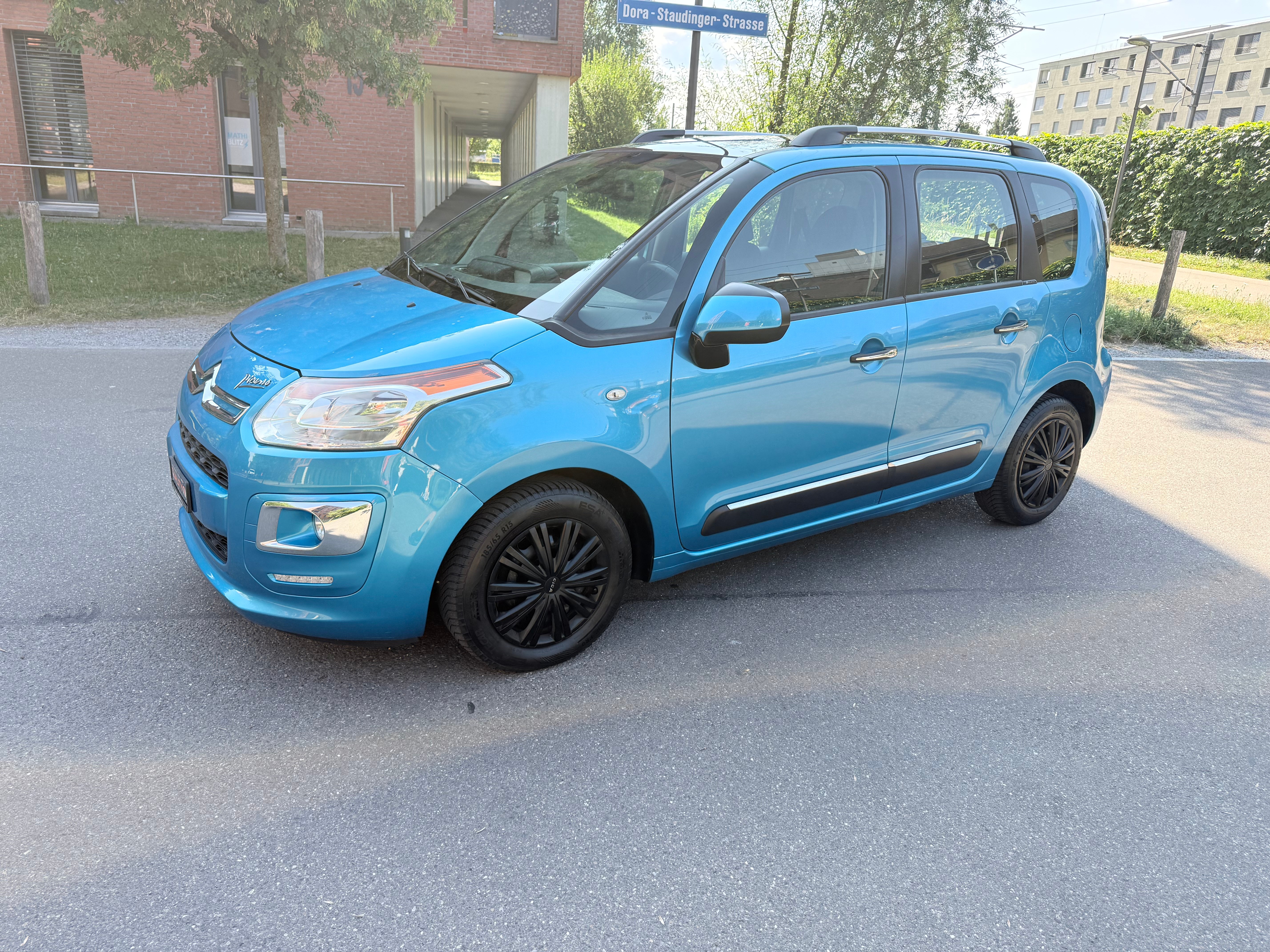 Car photo