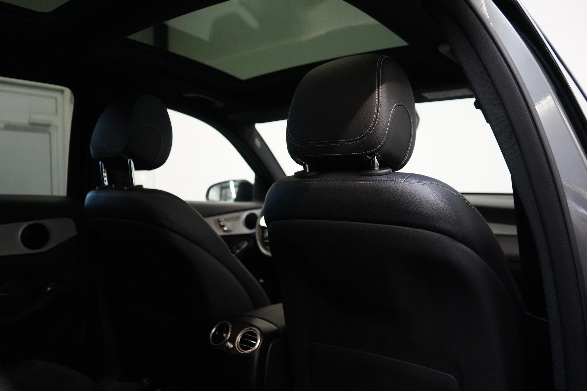 MERCEDES-BENZ GLC 220 d AMG Line Plus 4Matic 9G-Tronic-image-9