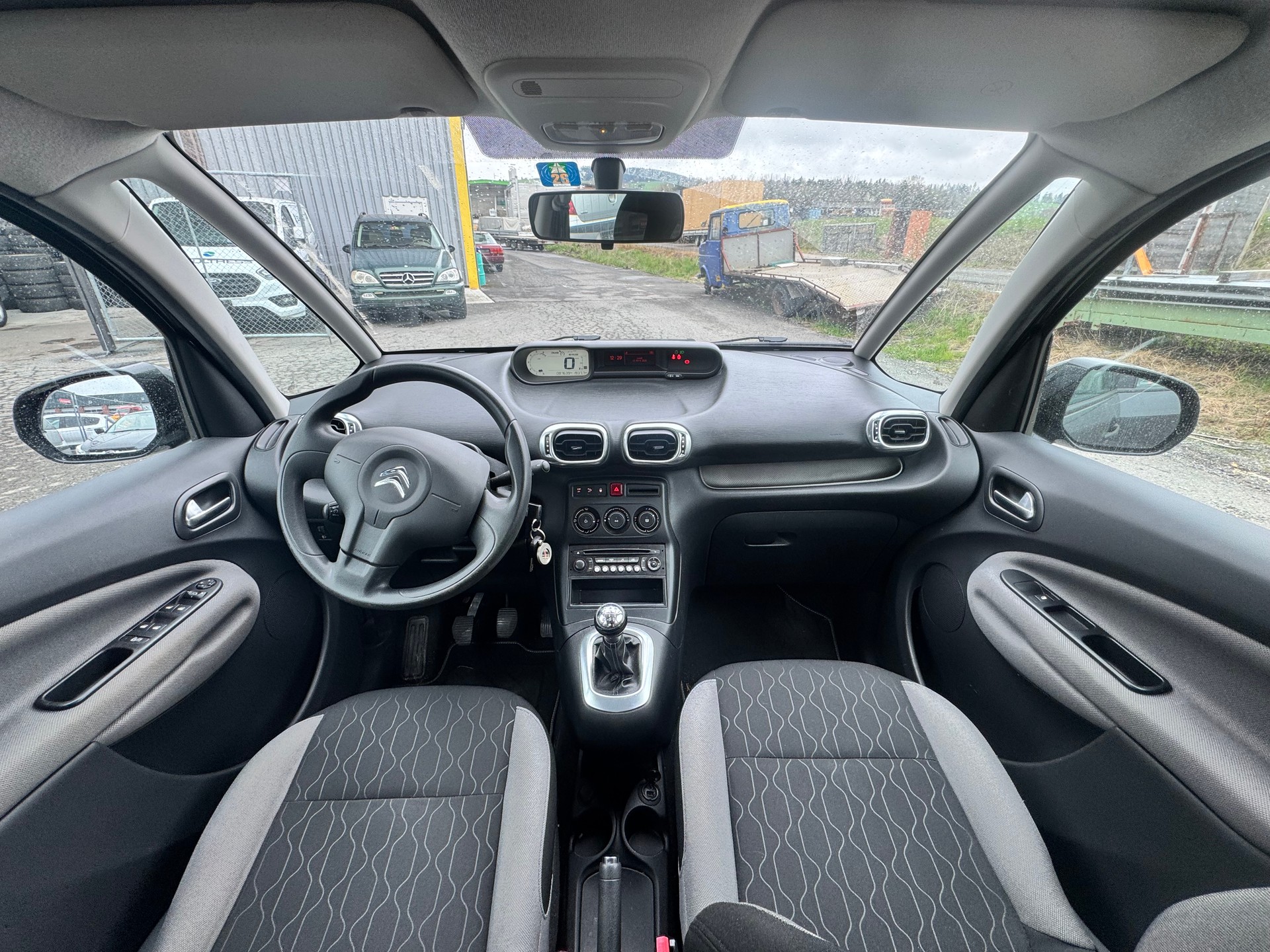 CITROEN C3 Picasso 1.6i 16V Séduction-image-9