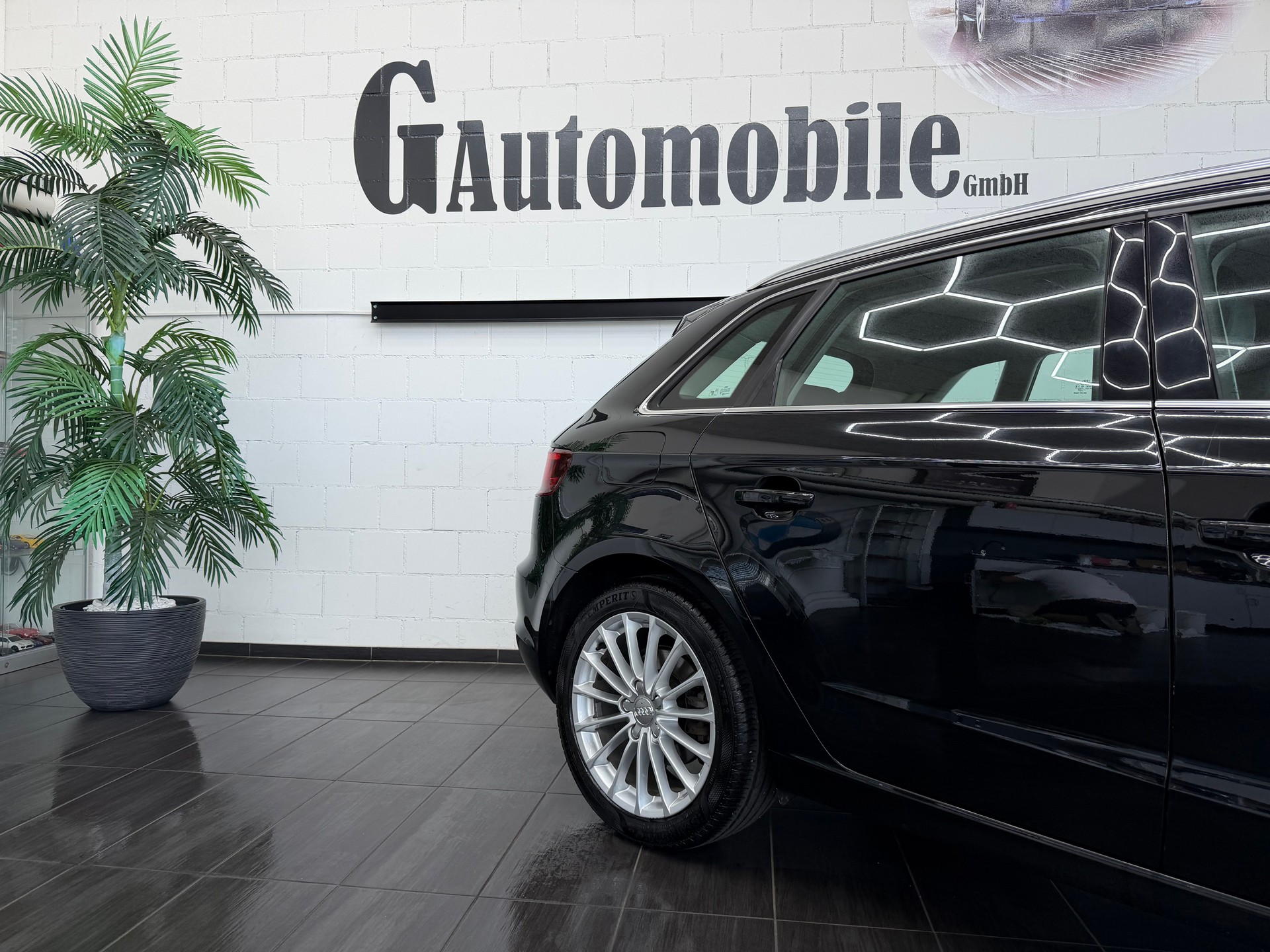AUDI A3 Sportback 1.6 TDI Ambiente Quattro ⭐️-image-3