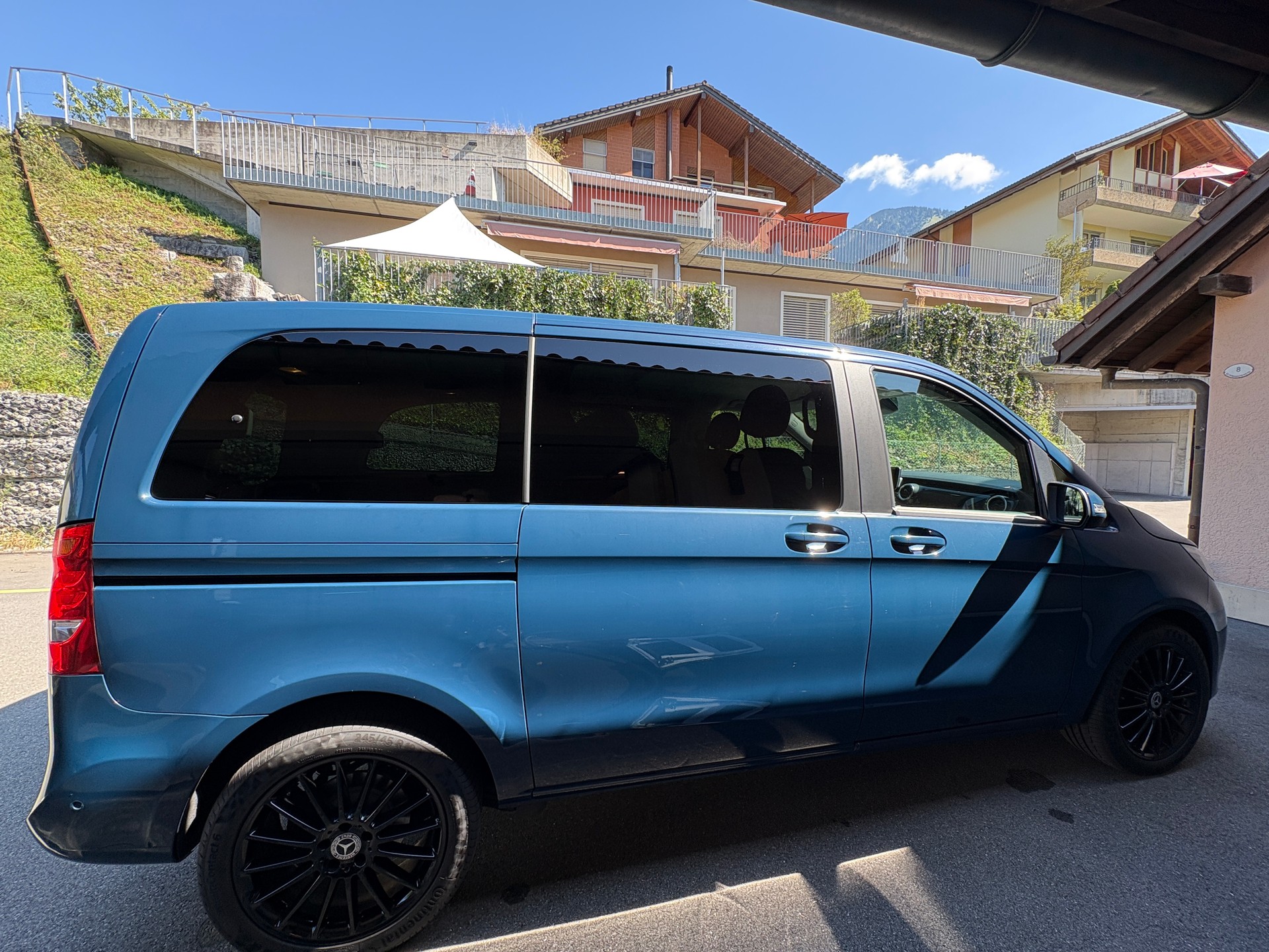 MERCEDES-BENZ V 220 d kurz-image-4