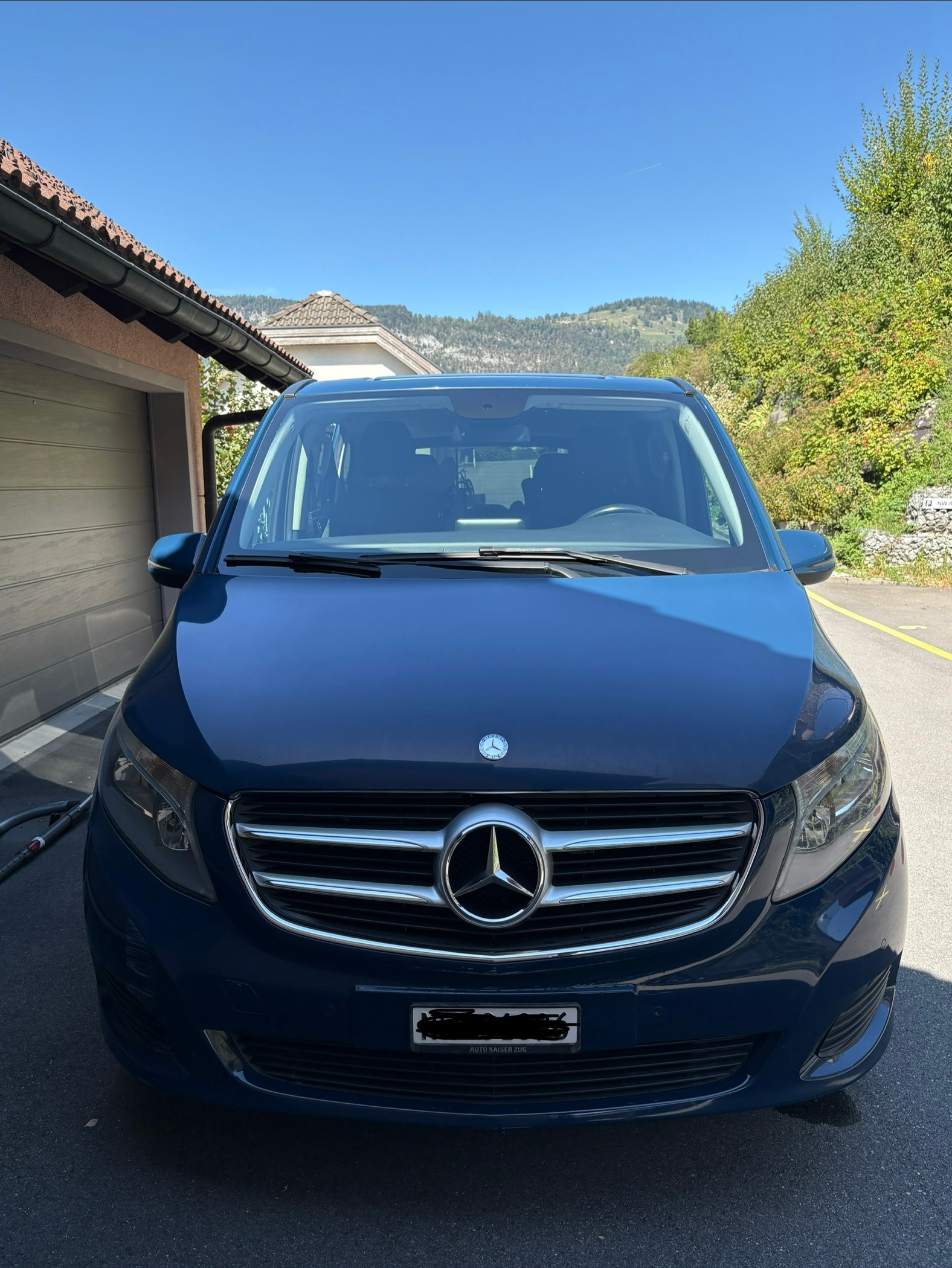 MERCEDES-BENZ V 220 d kurz-image-1