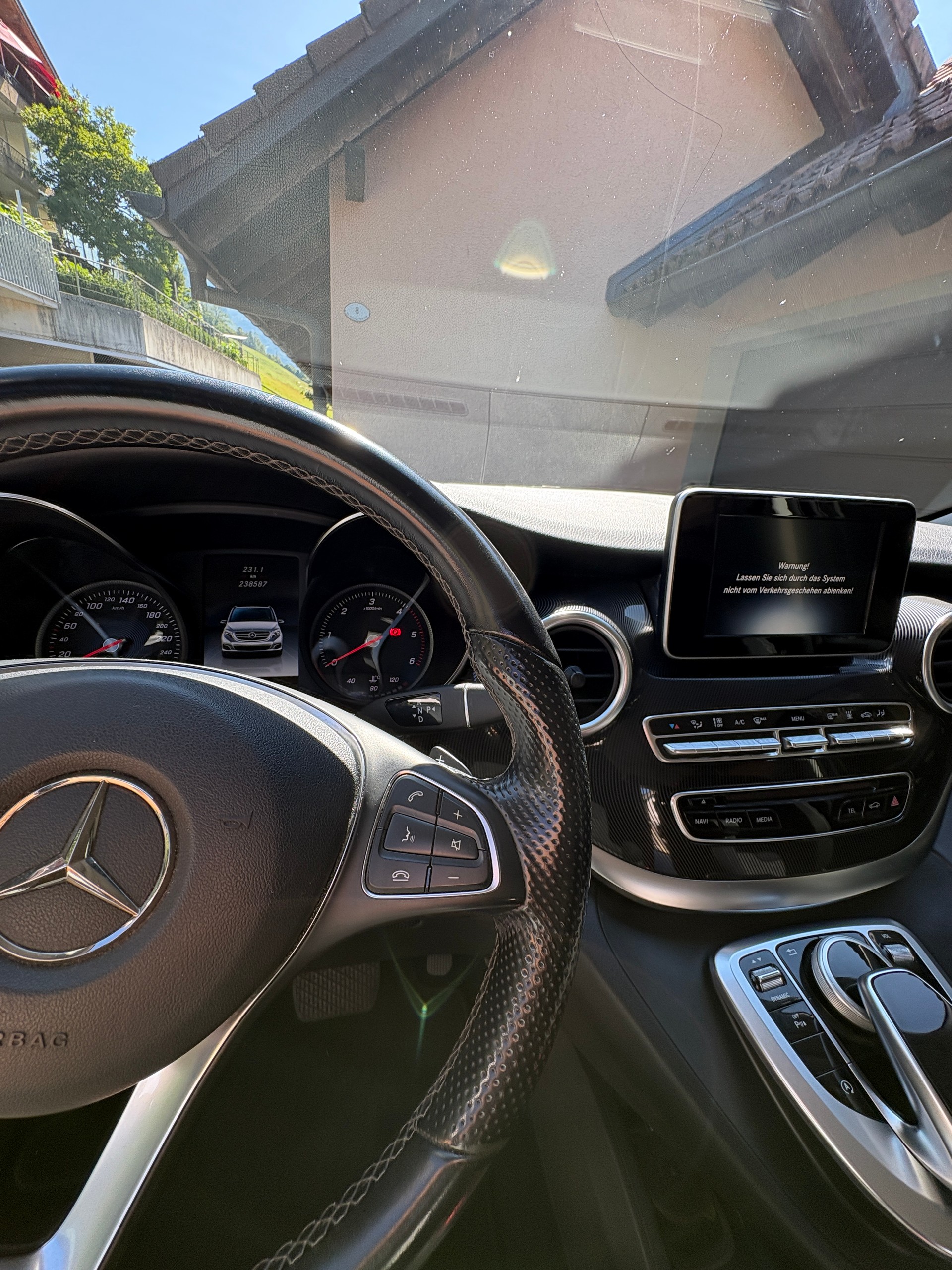 MERCEDES-BENZ V 220 d kurz-image-6