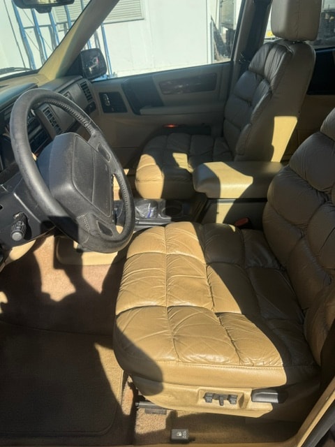 JEEP Grand Cherokee 5.2 Limited Automatic-image-3