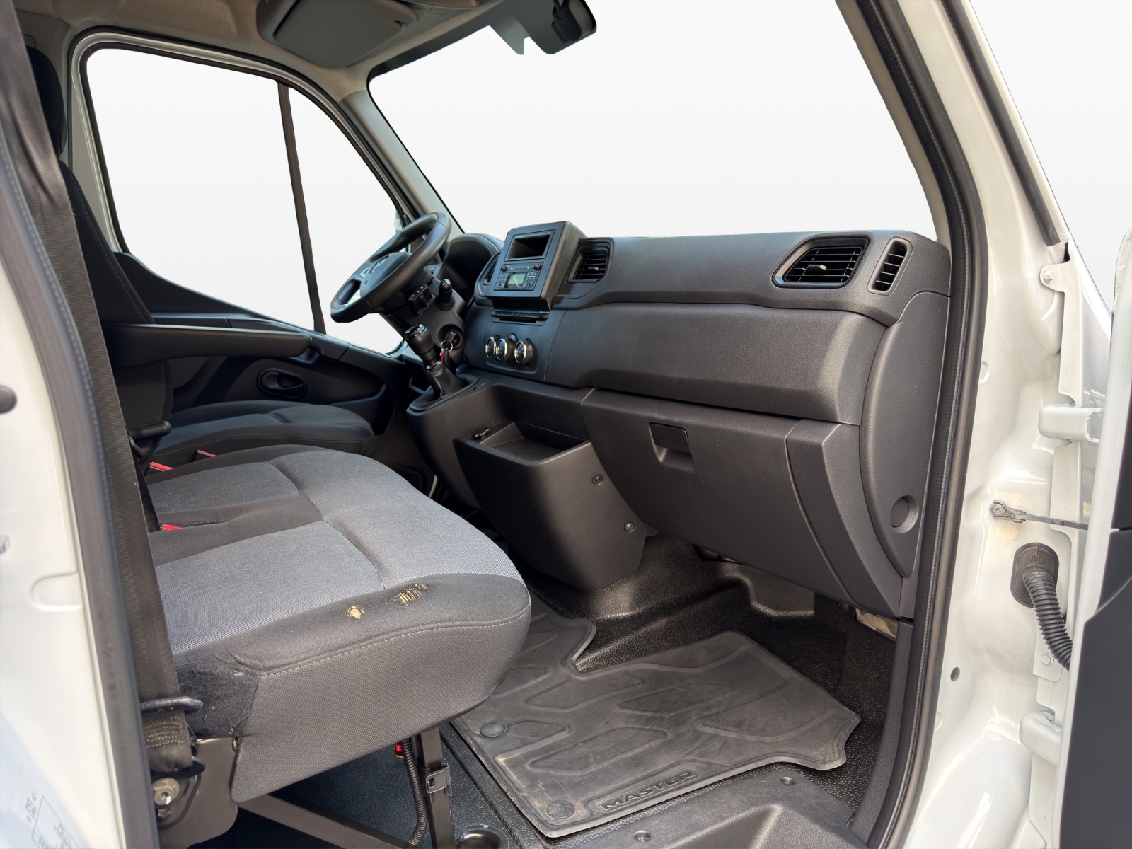 RENAULT Master P35 2.3 Blue dCi 145 L3 Grand Volume-image-17