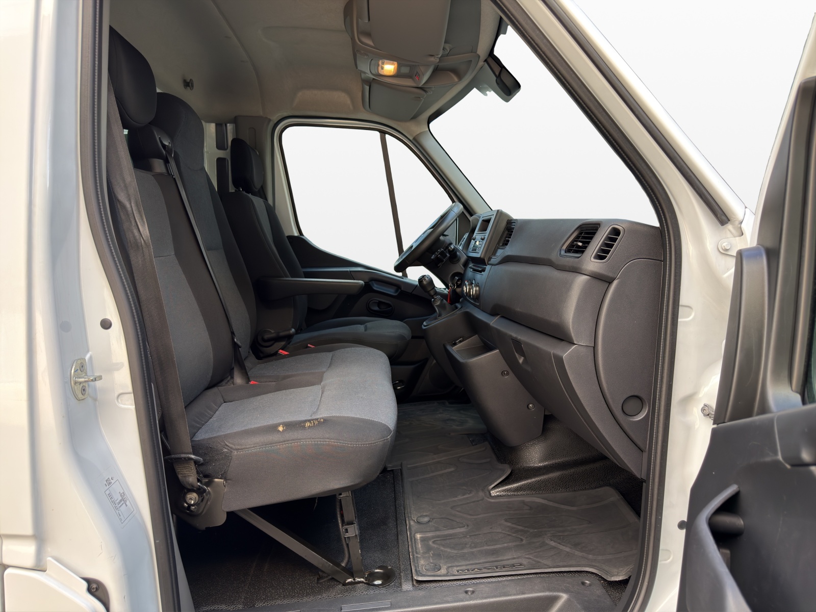 RENAULT Master P35 2.3 Blue dCi 145 L3 Grand Volume-image-14