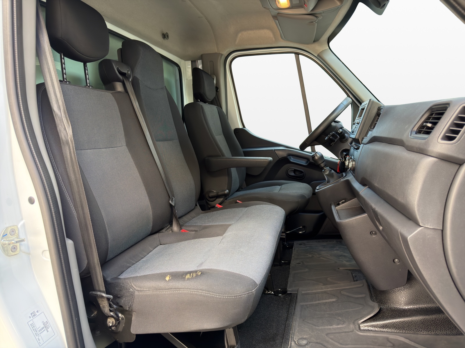 RENAULT Master P35 2.3 Blue dCi 145 L3 Grand Volume-image-18