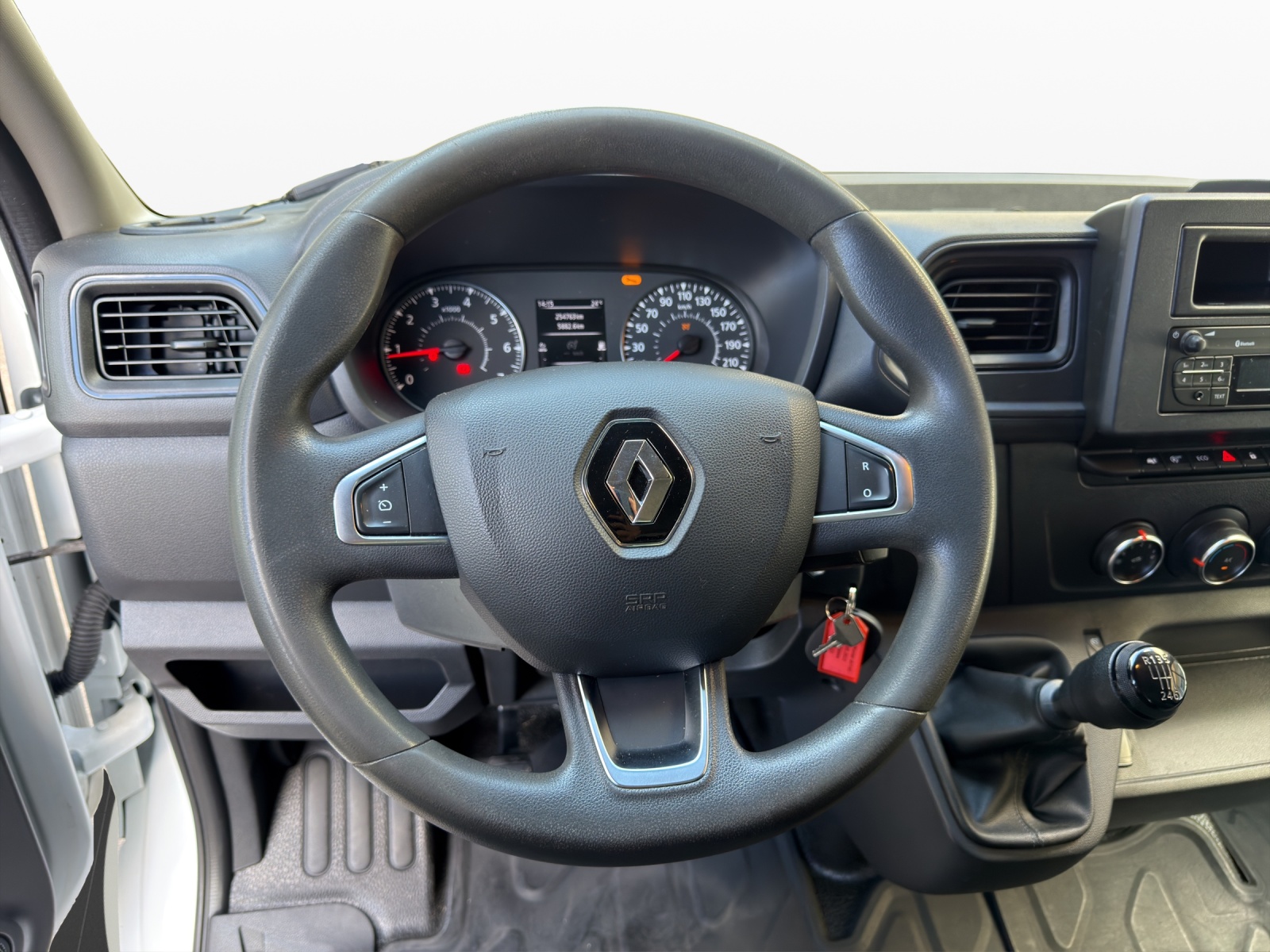 RENAULT Master P35 2.3 Blue dCi 145 L3 Grand Volume-image-10
