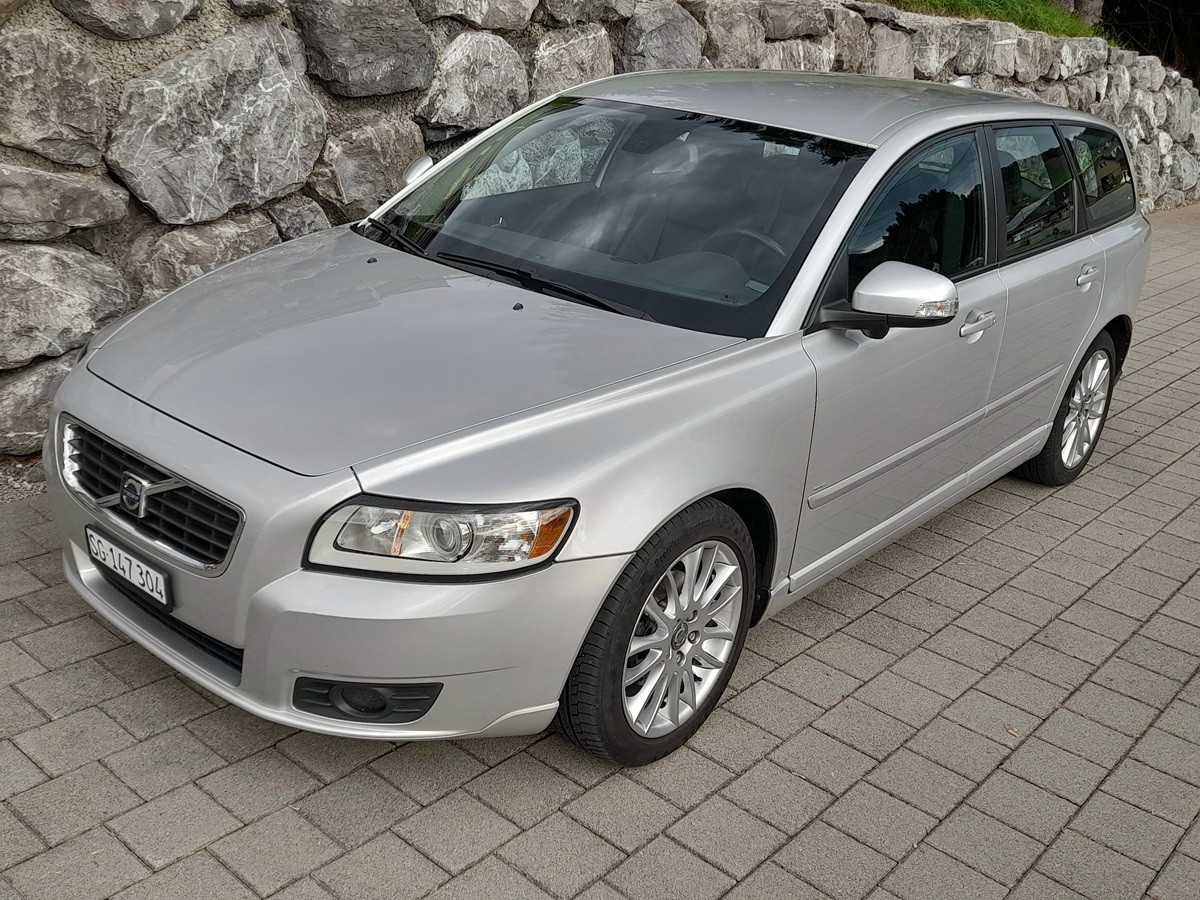 VOLVO V50 1.6D DRIVe Start/Stop Momentum-image-0