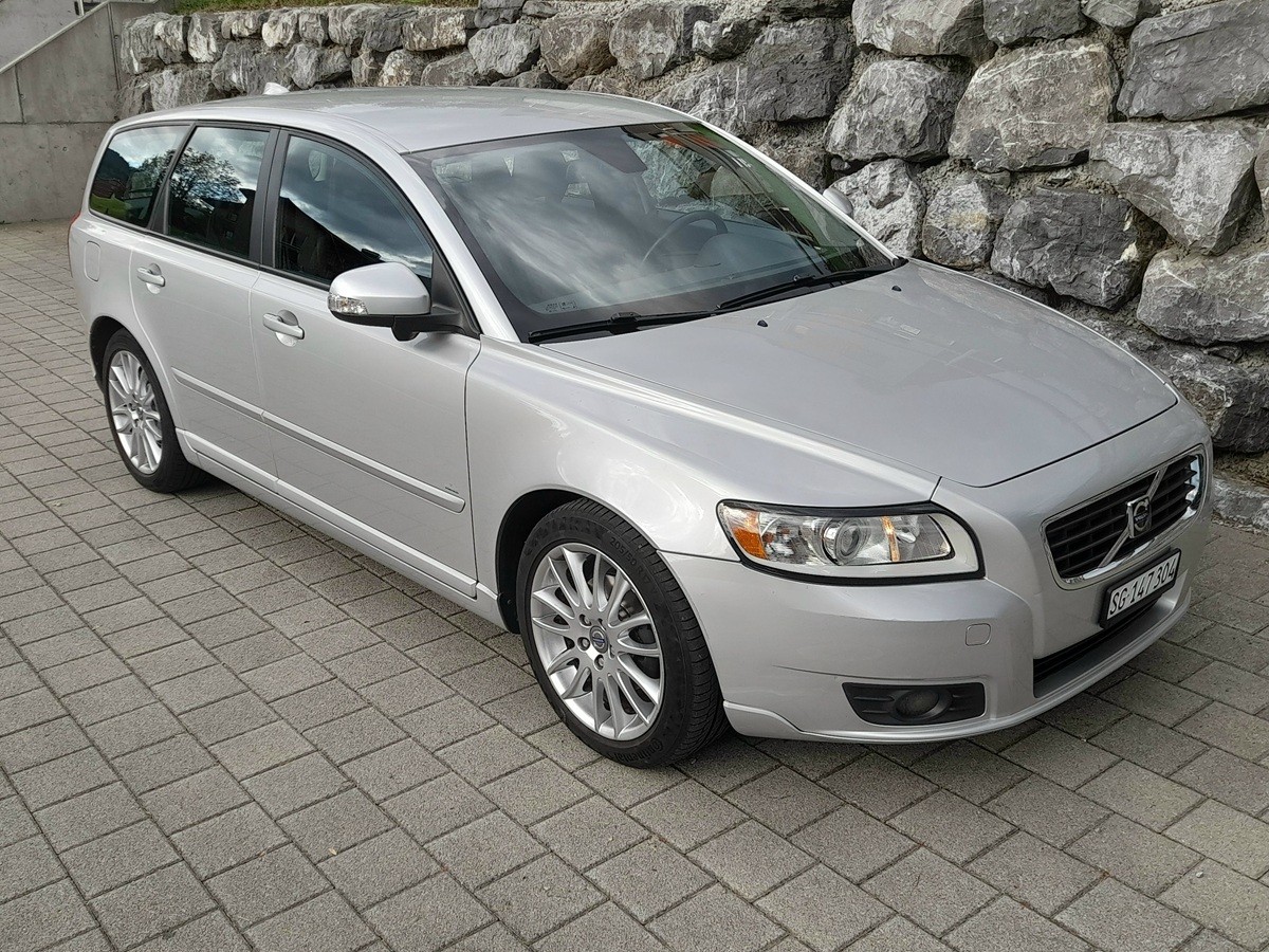 VOLVO V50 1.6D DRIVe Start/Stop Momentum-image-3