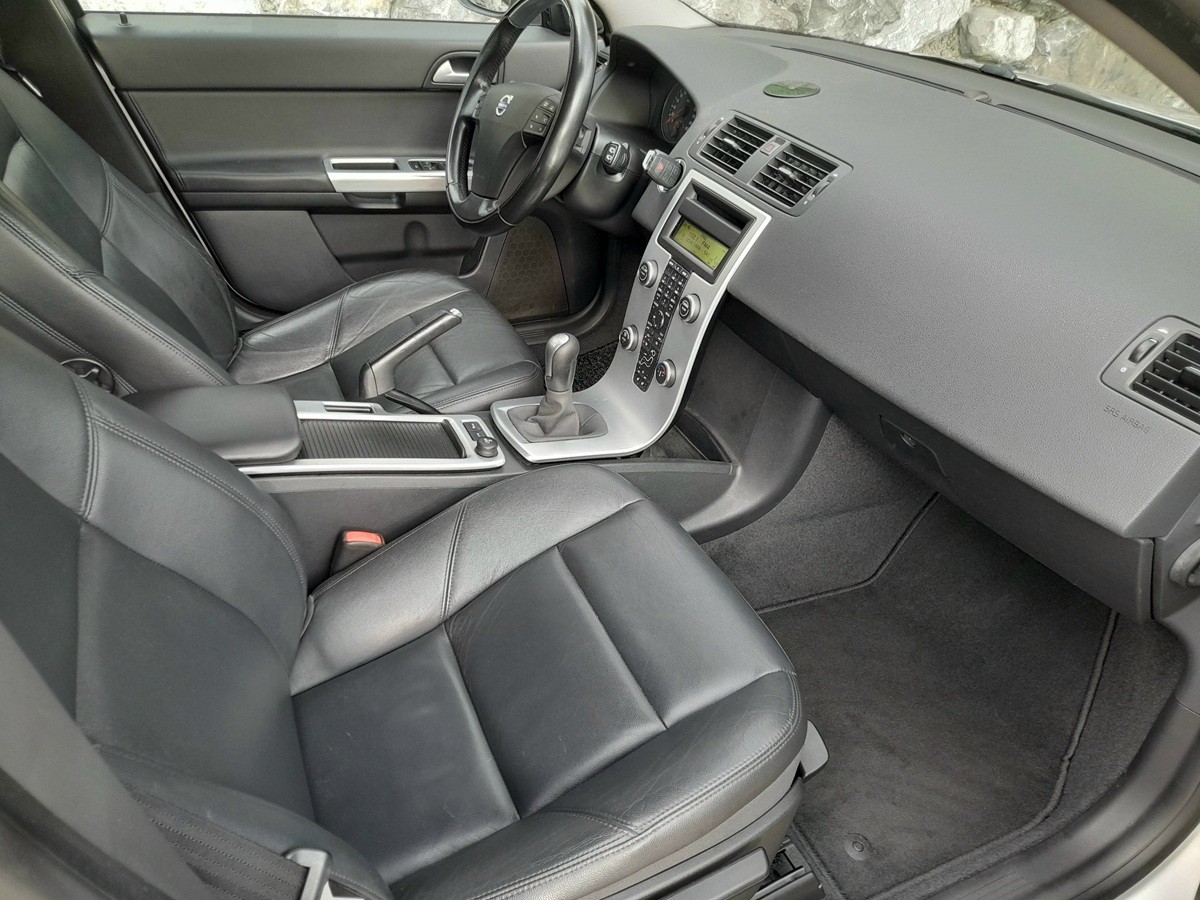 VOLVO V50 1.6D DRIVe Start/Stop Momentum-image-4