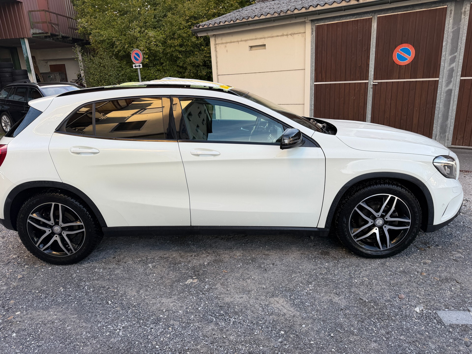 MERCEDES-BENZ GLA 200 Urban 7G-DCT-image-4