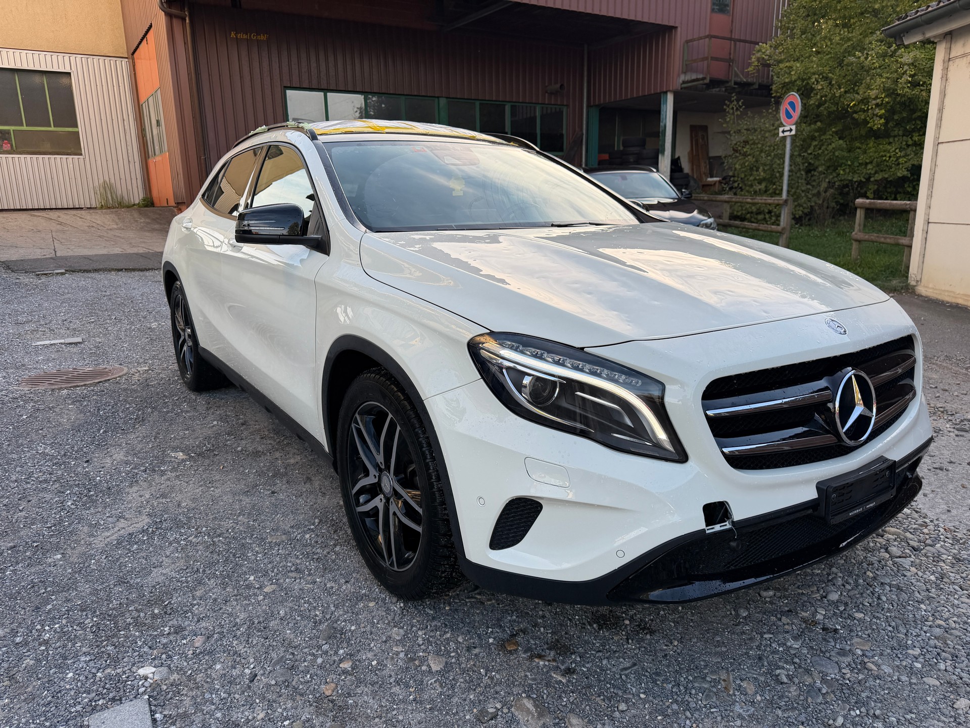 MERCEDES-BENZ GLA 200 Urban 7G-DCT-image-0