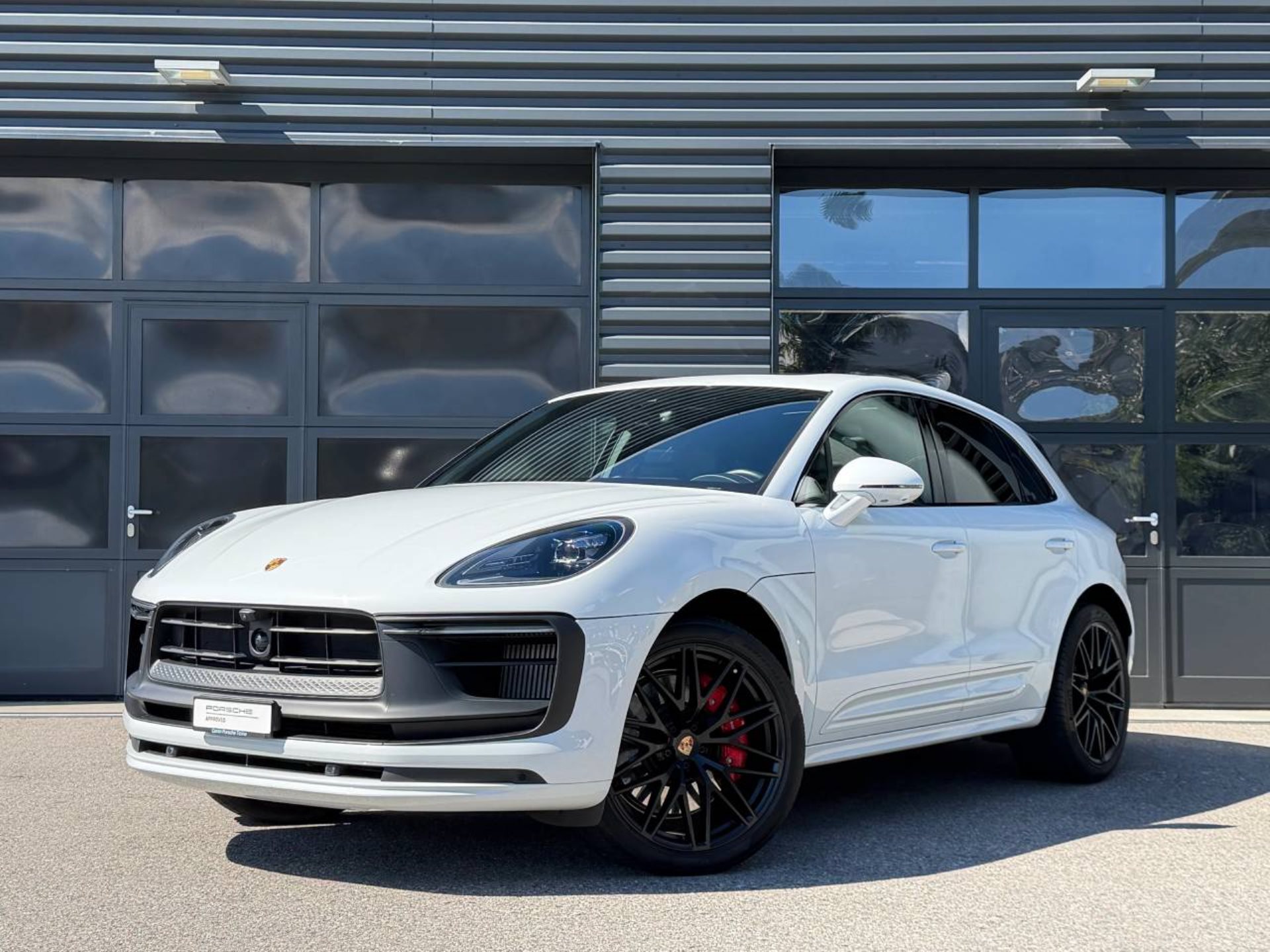 PORSCHE Macan GTS-image-0