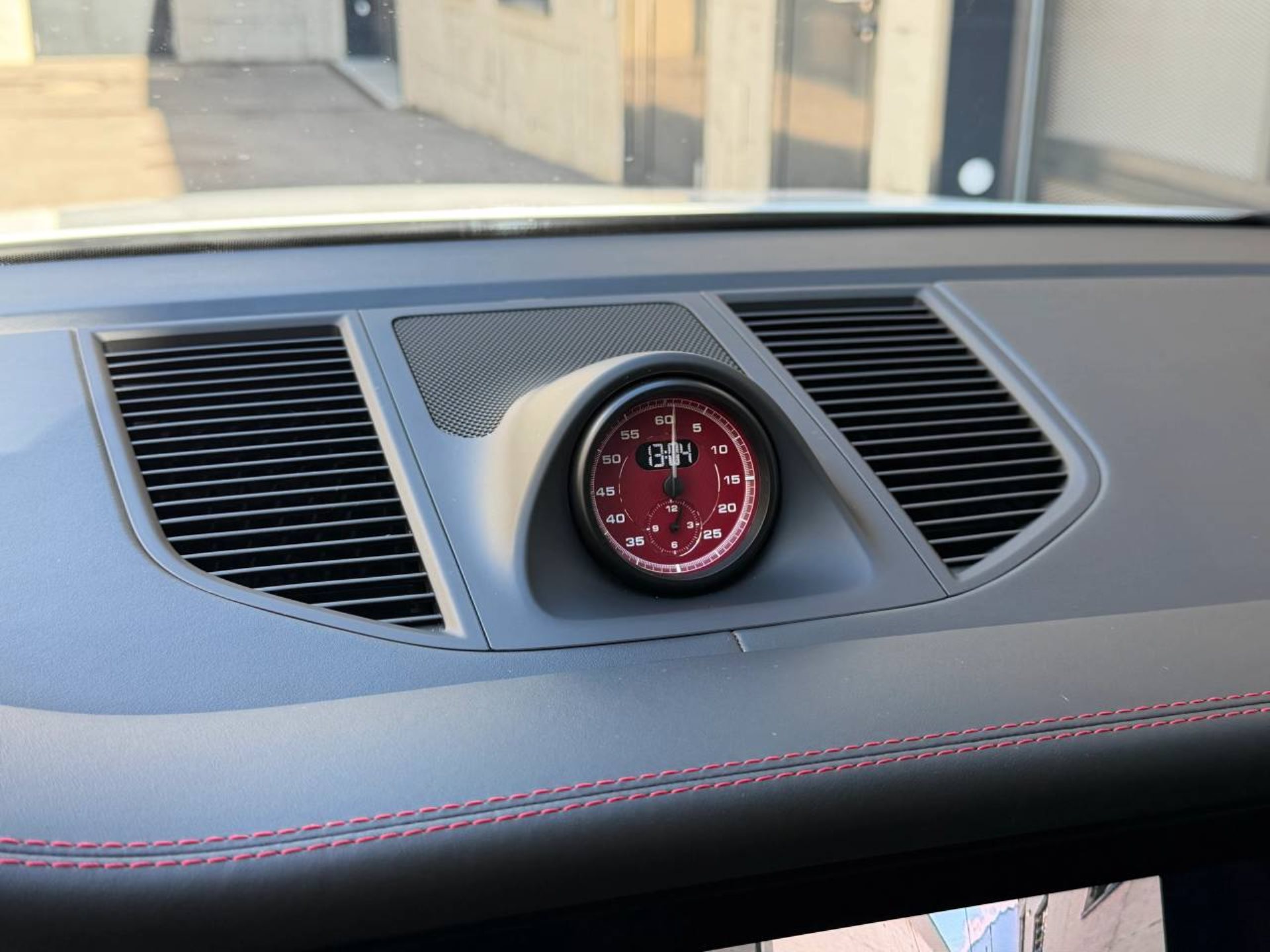 PORSCHE Macan GTS-image-25