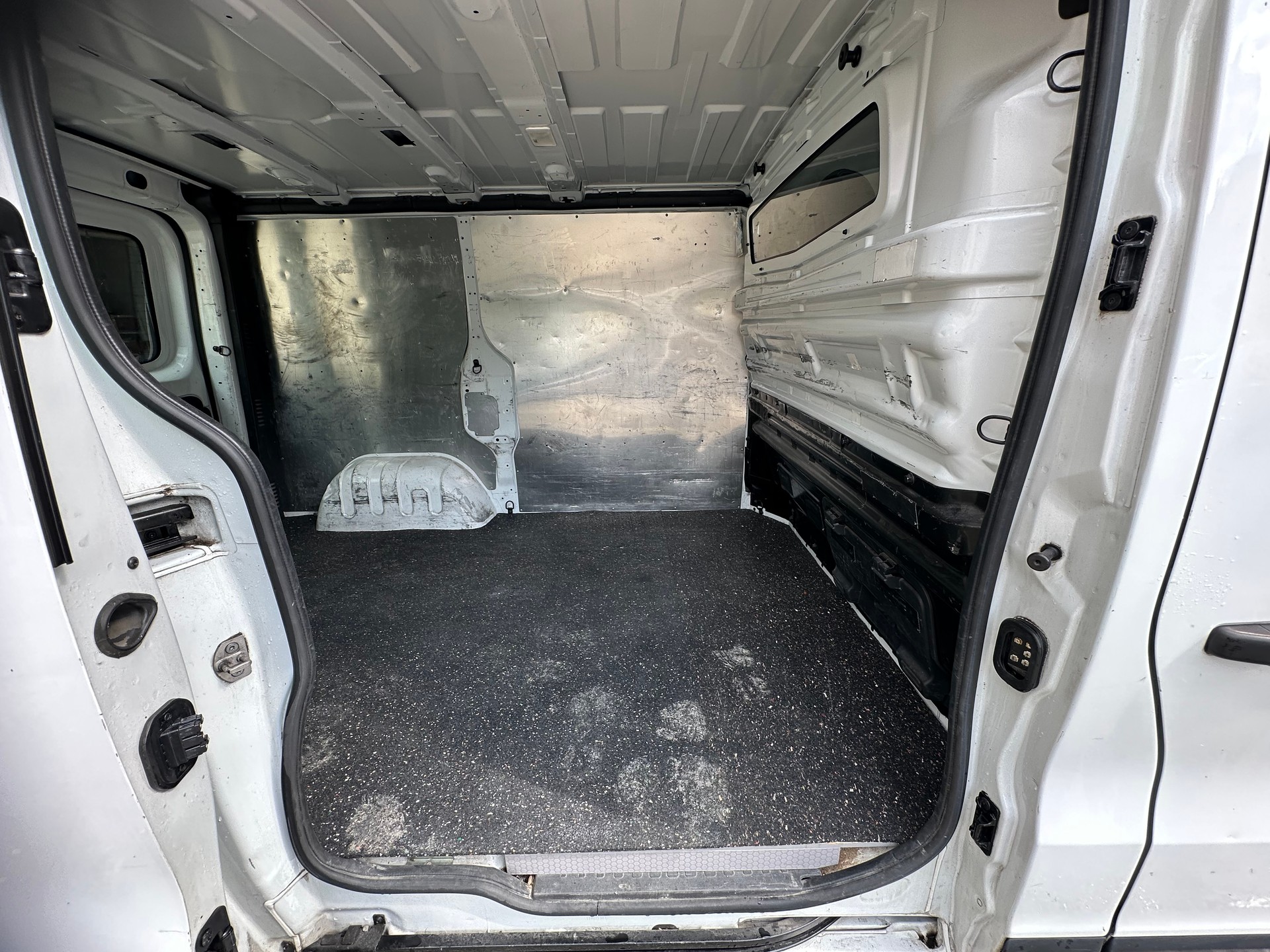 RENAULT Trafic 1.6 dCi 120 2.9t Acces L1H1-image-3