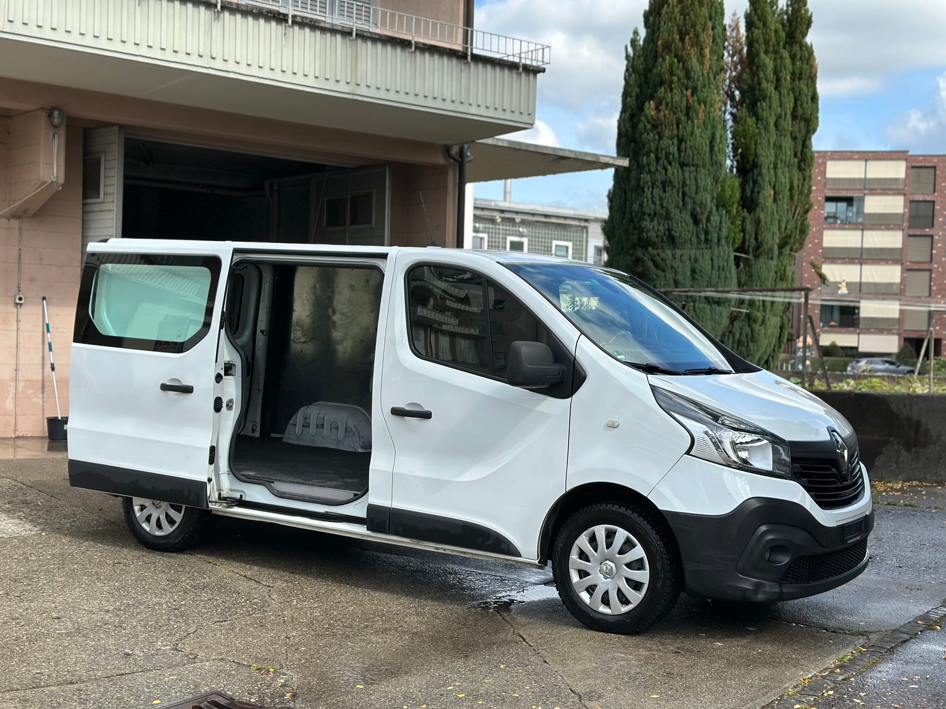 RENAULT Trafic 1.6 dCi 120 2.9t Acces L1H1-image-2