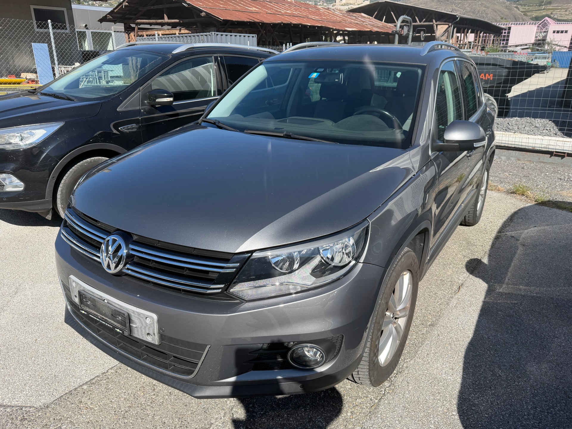 VW Tiguan 2.0 TDI BlueMotion Track&Style 4Motion DSG-image-2