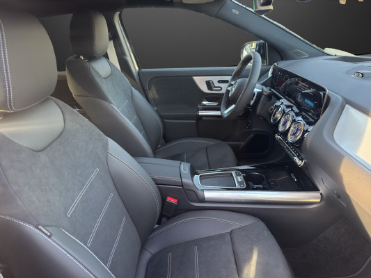 MERCEDES-BENZ GLA 200 Night Star 7G-D-image-7