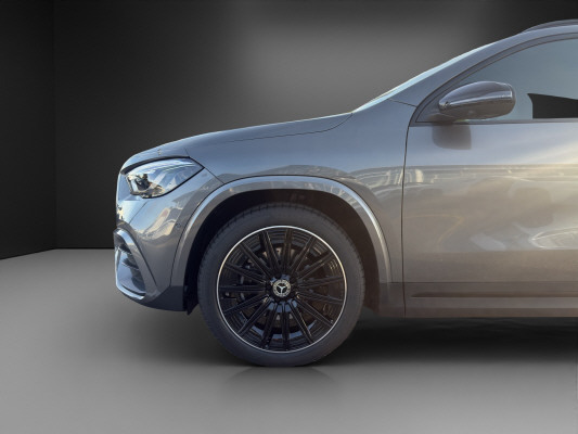 MERCEDES-BENZ GLA 200 Night Star 7G-D-image-5