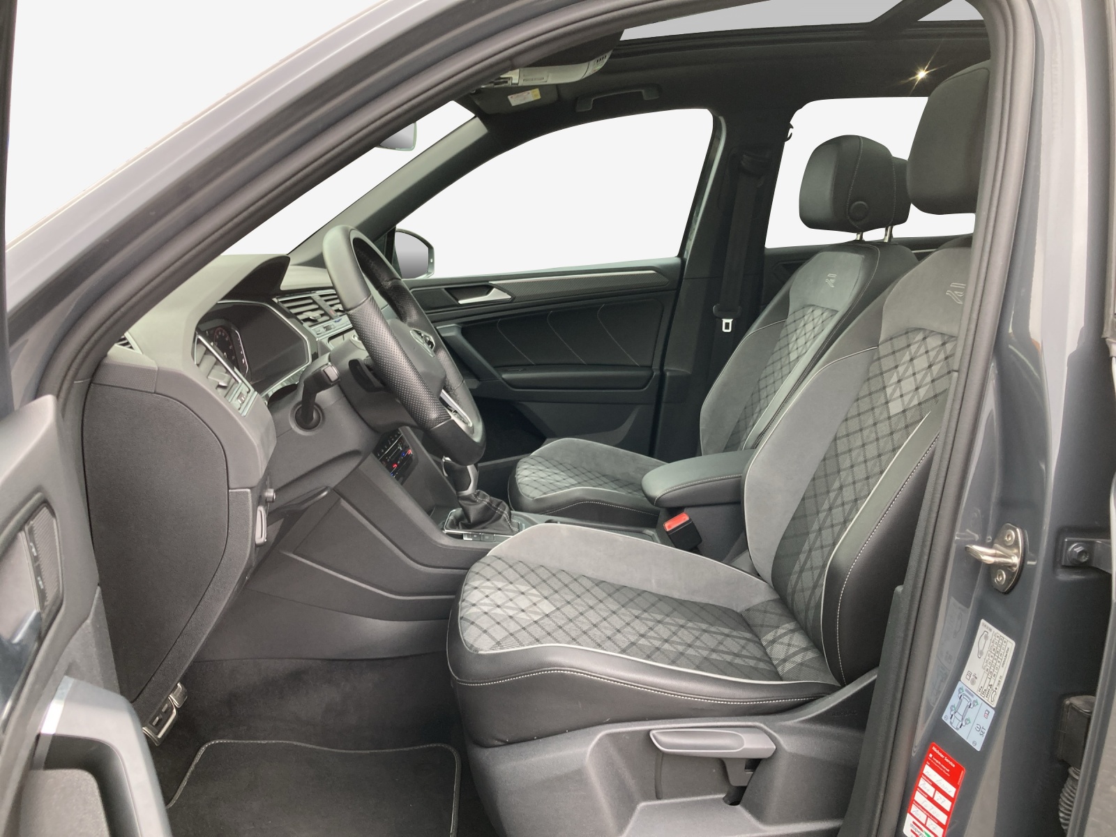 VW Tiguan 2.0 TDI SCR R-Line 4Motion DSG-image-7