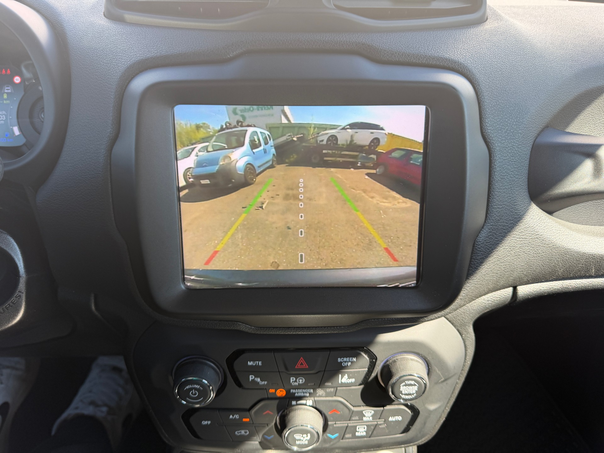 JEEP Renegade 1.3 T PHEV S AWD-image-15
