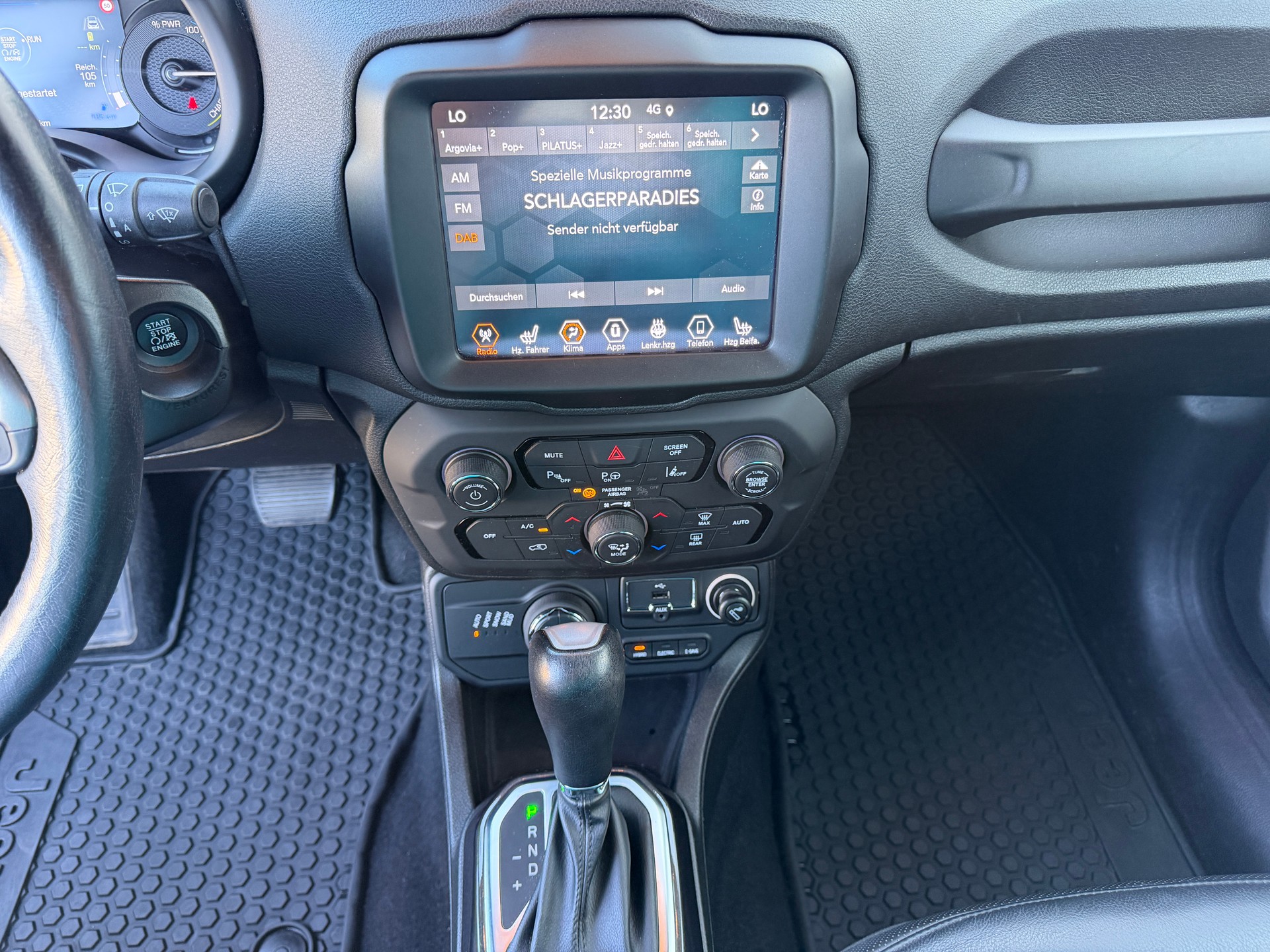 JEEP Renegade 1.3 T PHEV S AWD-image-14