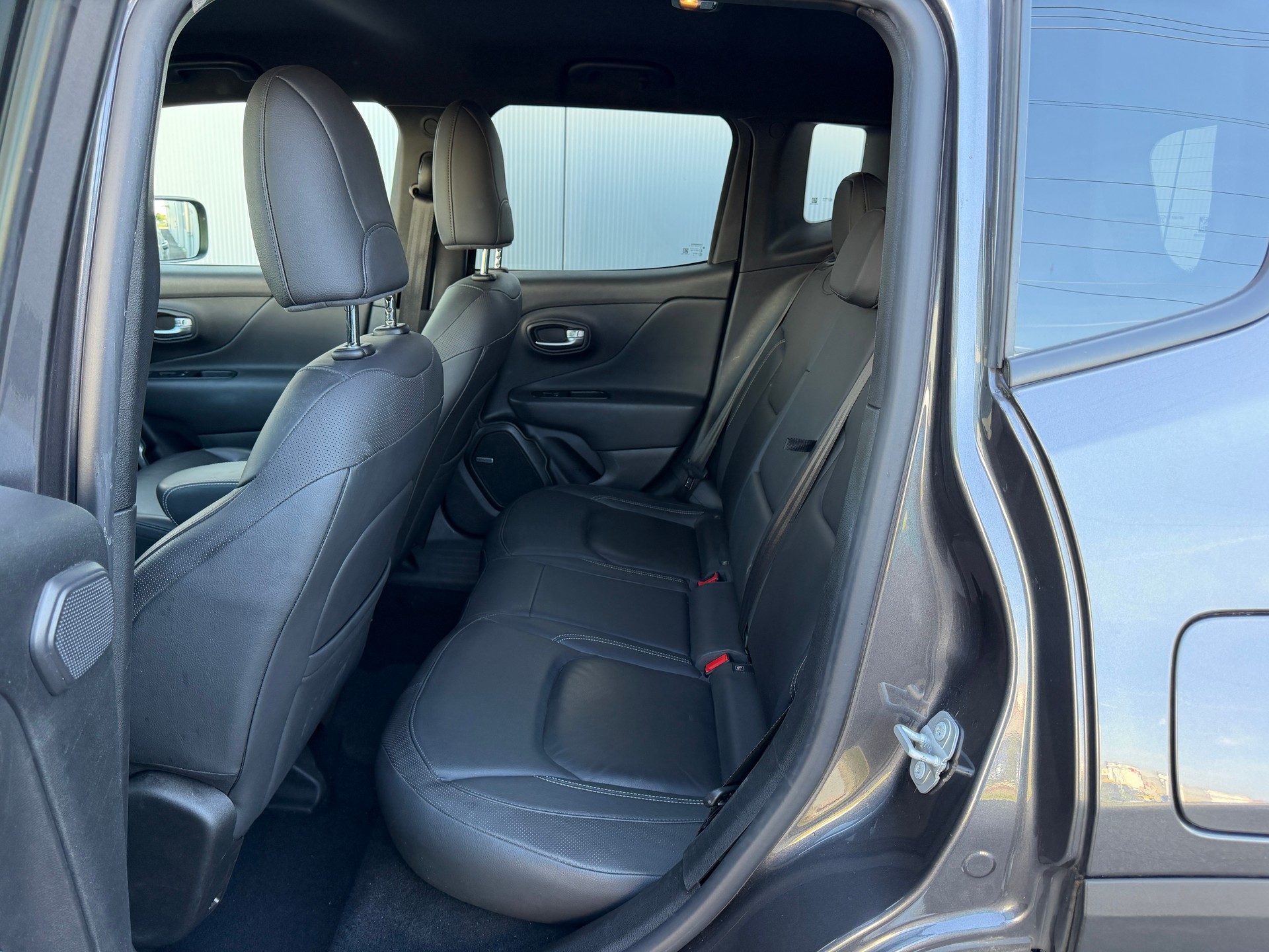 JEEP Renegade 1.3 T PHEV S AWD-image-13