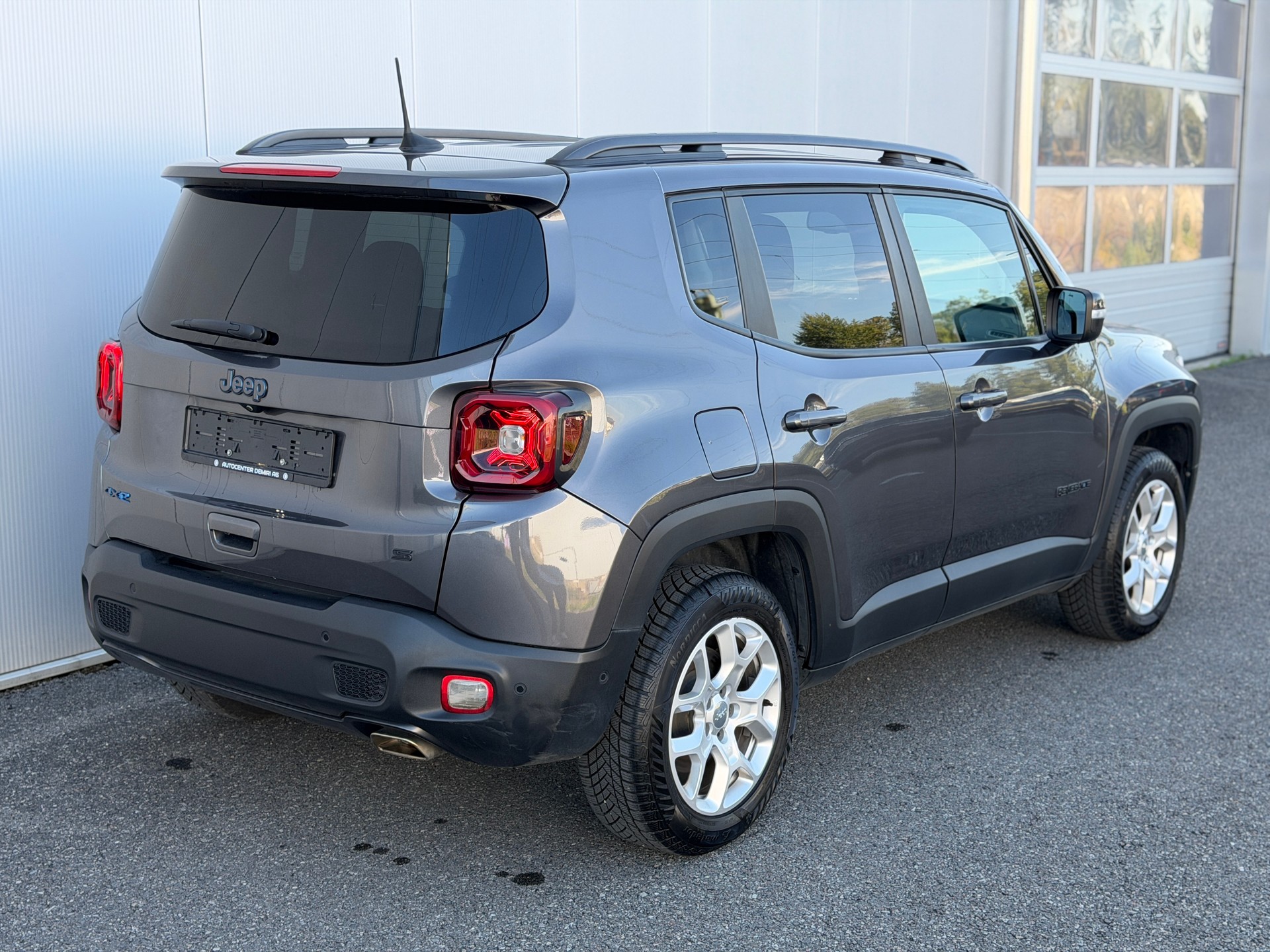 JEEP Renegade 1.3 T PHEV S AWD-image-4