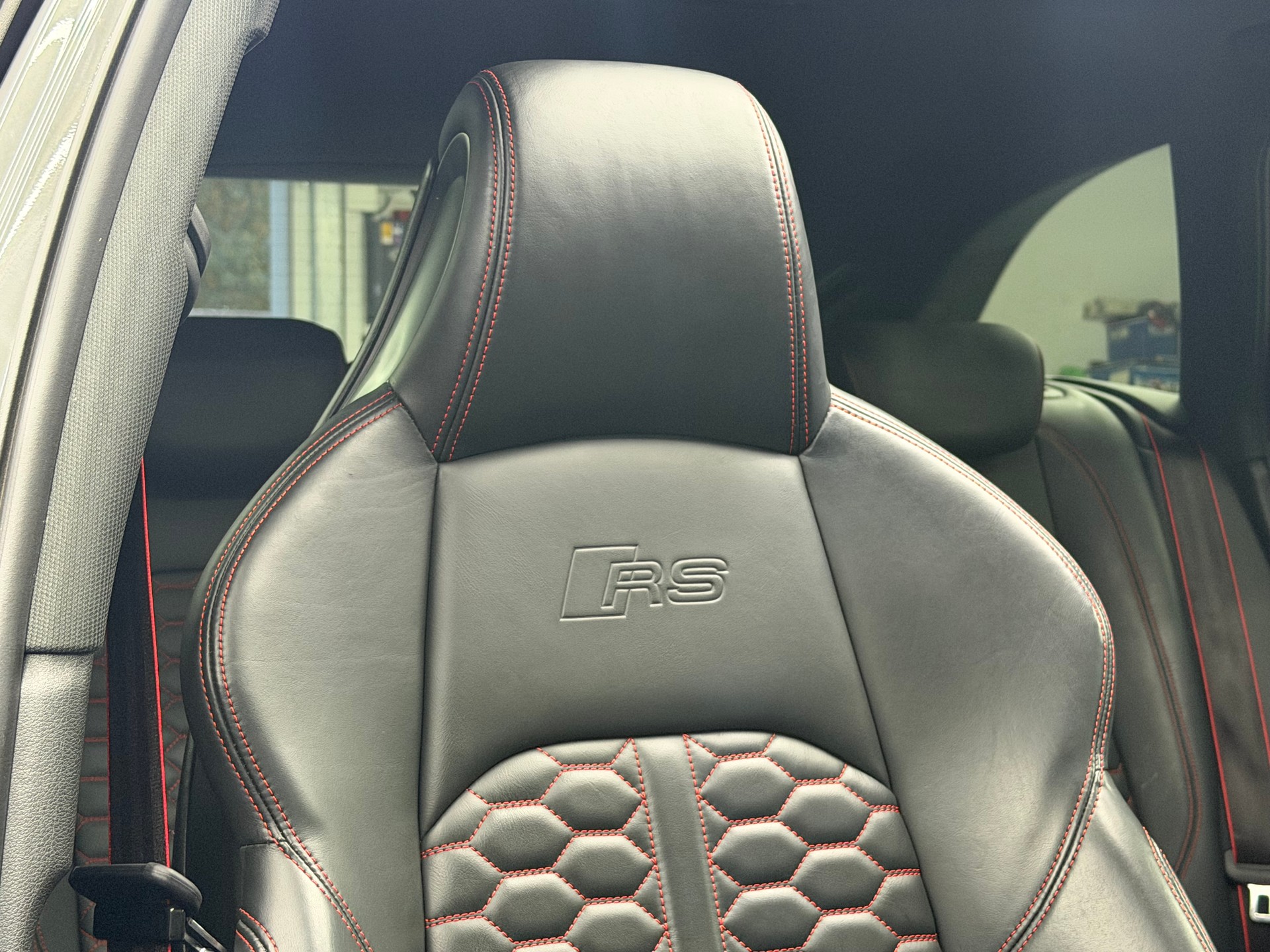 AUDI RS4 Avant 2.9 TFSI quattro tiptronic *CH / Aversus / Nardo / Full options*-image-8