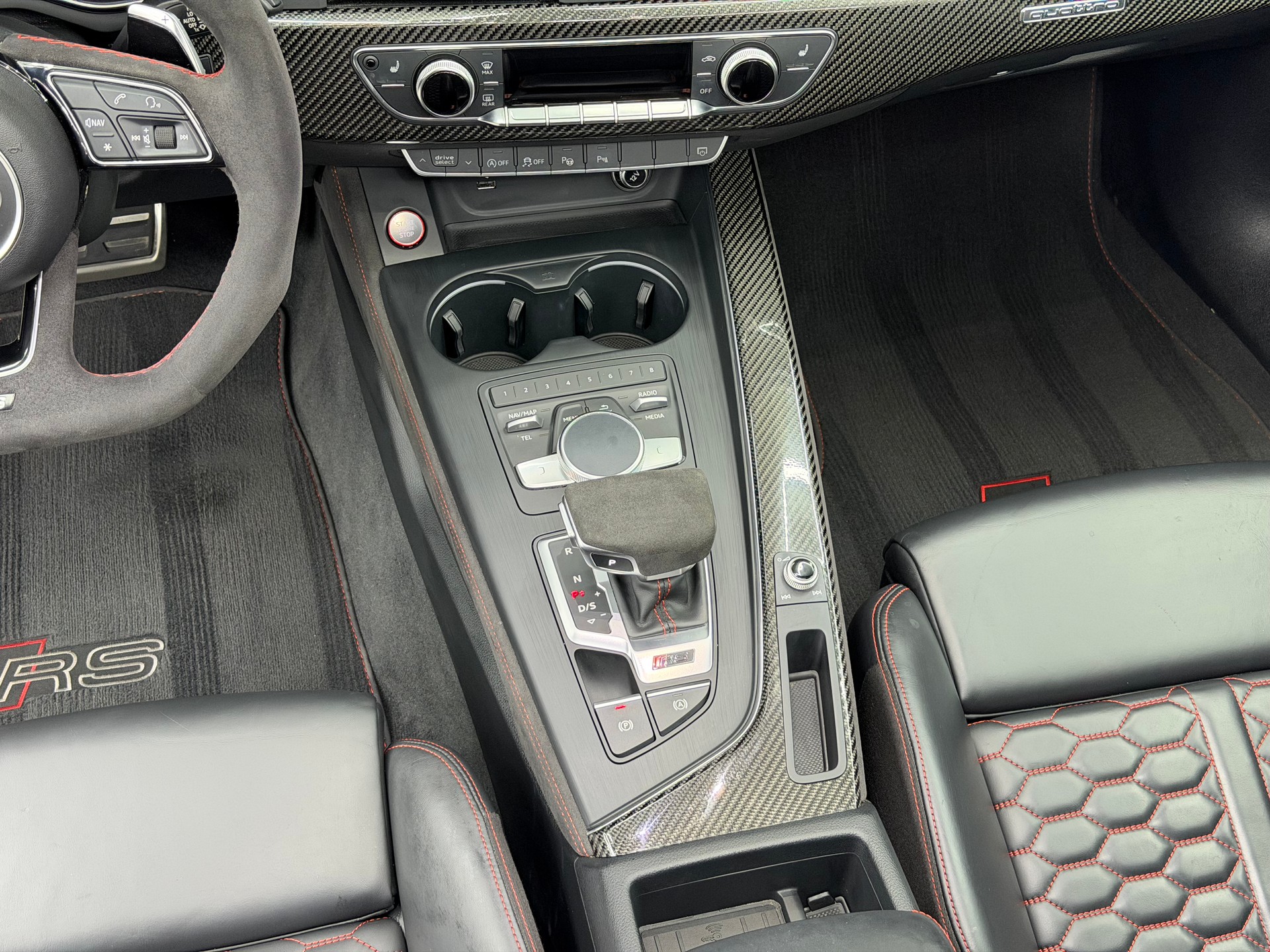AUDI RS4 Avant 2.9 TFSI quattro tiptronic *CH / Aversus / Nardo / Full options*-image-13