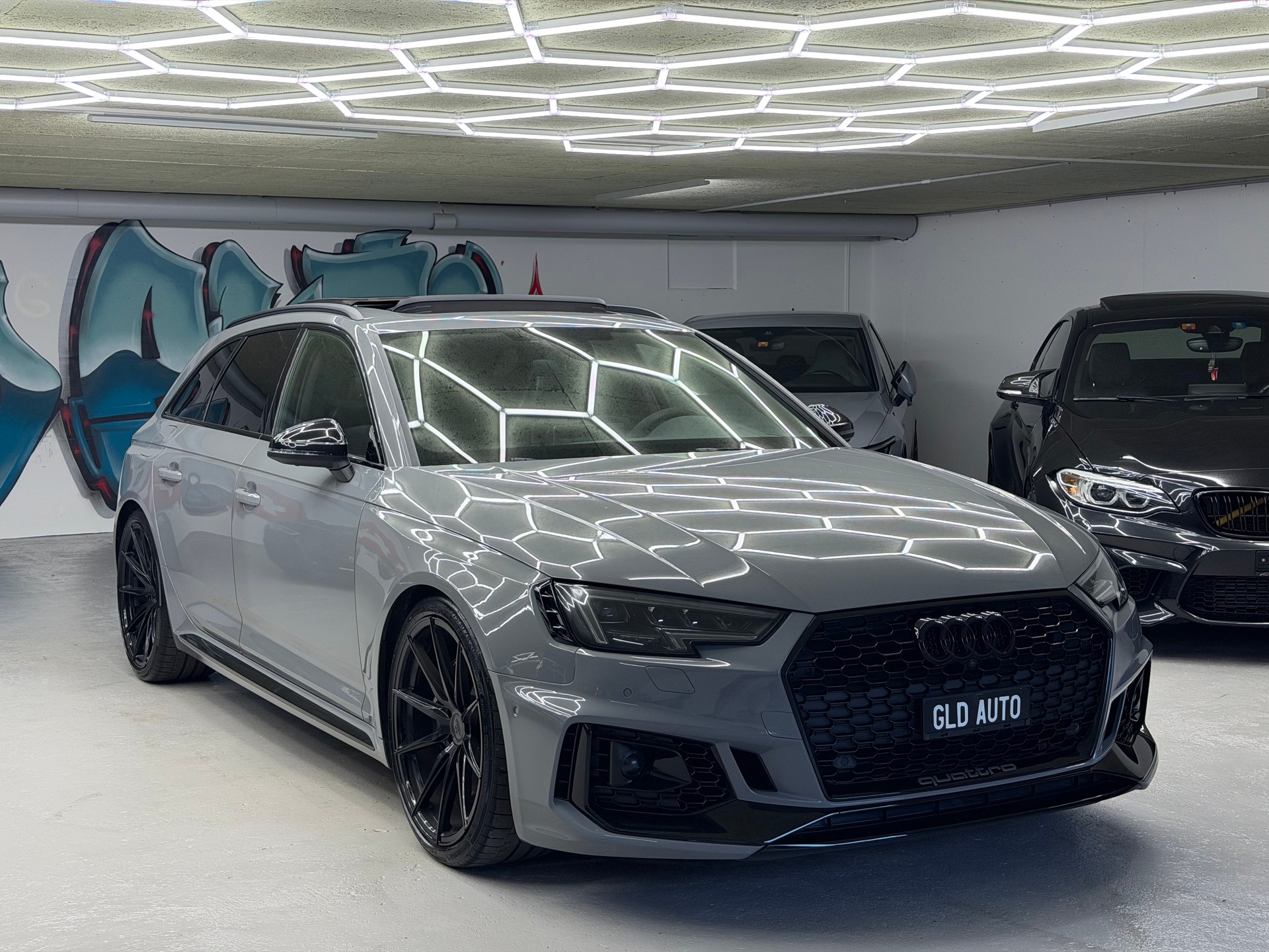 AUDI RS4 Avant 2.9 TFSI quattro tiptronic *CH / Aversus / Nardo / Full options*-image-2