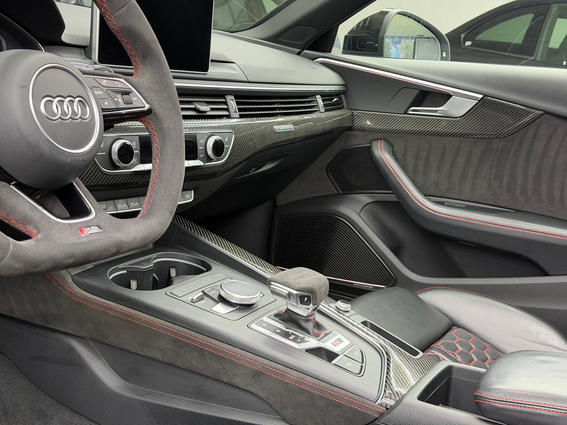 AUDI RS4 Avant 2.9 TFSI quattro tiptronic *CH / Aversus / Nardo / Full options*-image-12