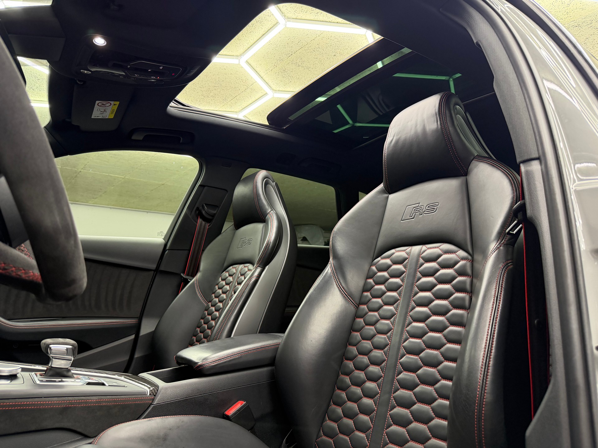 AUDI RS4 Avant 2.9 TFSI quattro tiptronic *CH / Aversus / Nardo / Full options*-image-7
